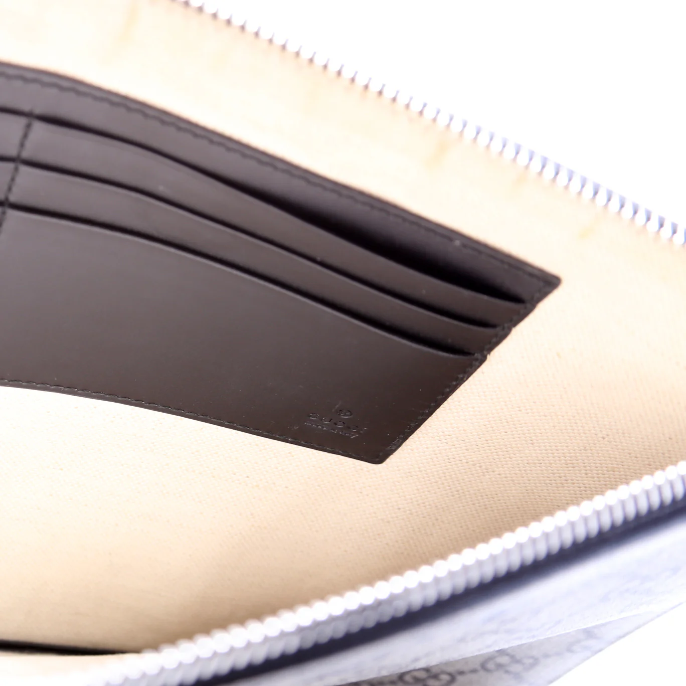 473904 Blind For Love Supreme Pouch - Image 7