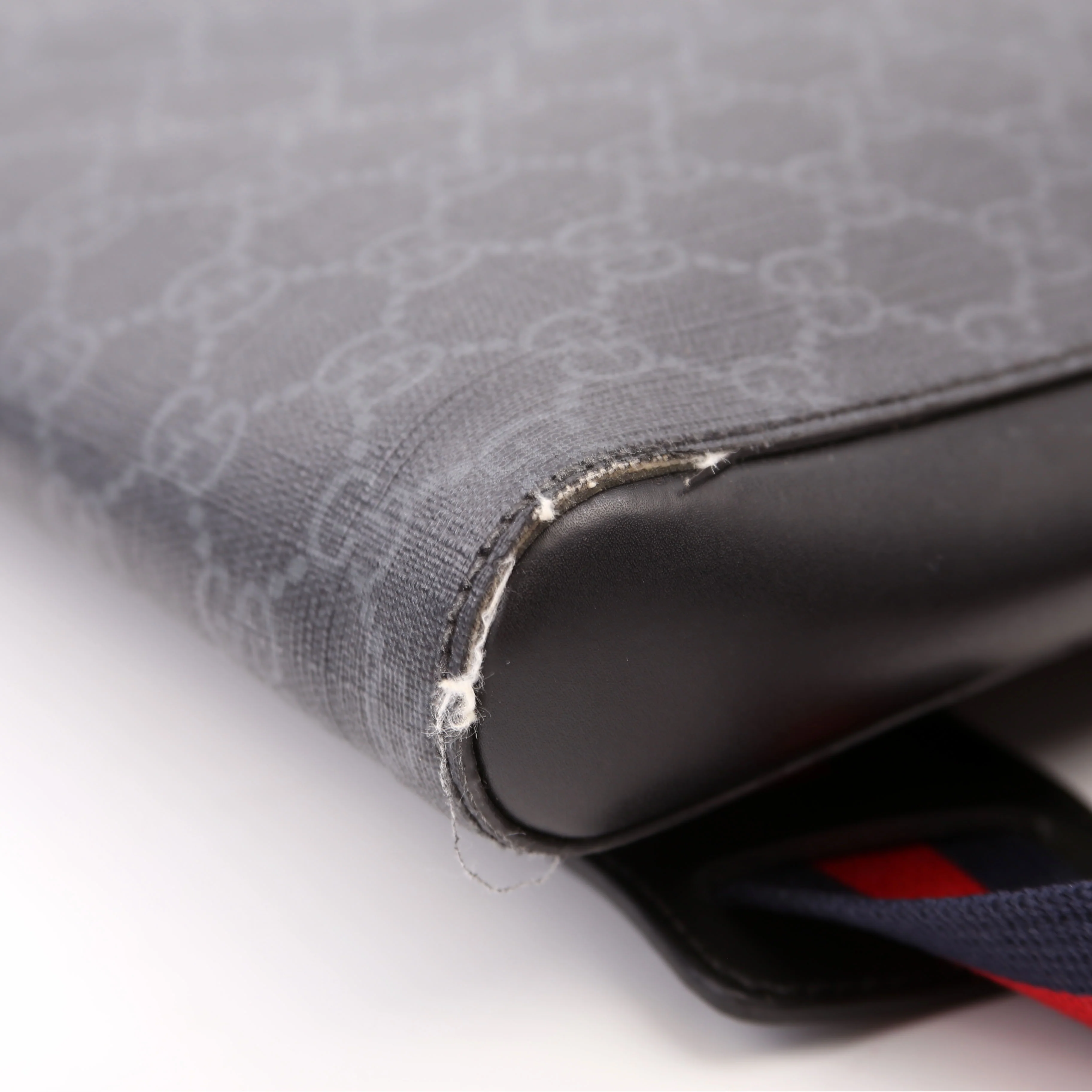 474137 GG Supreme Messenger Black - Image 5