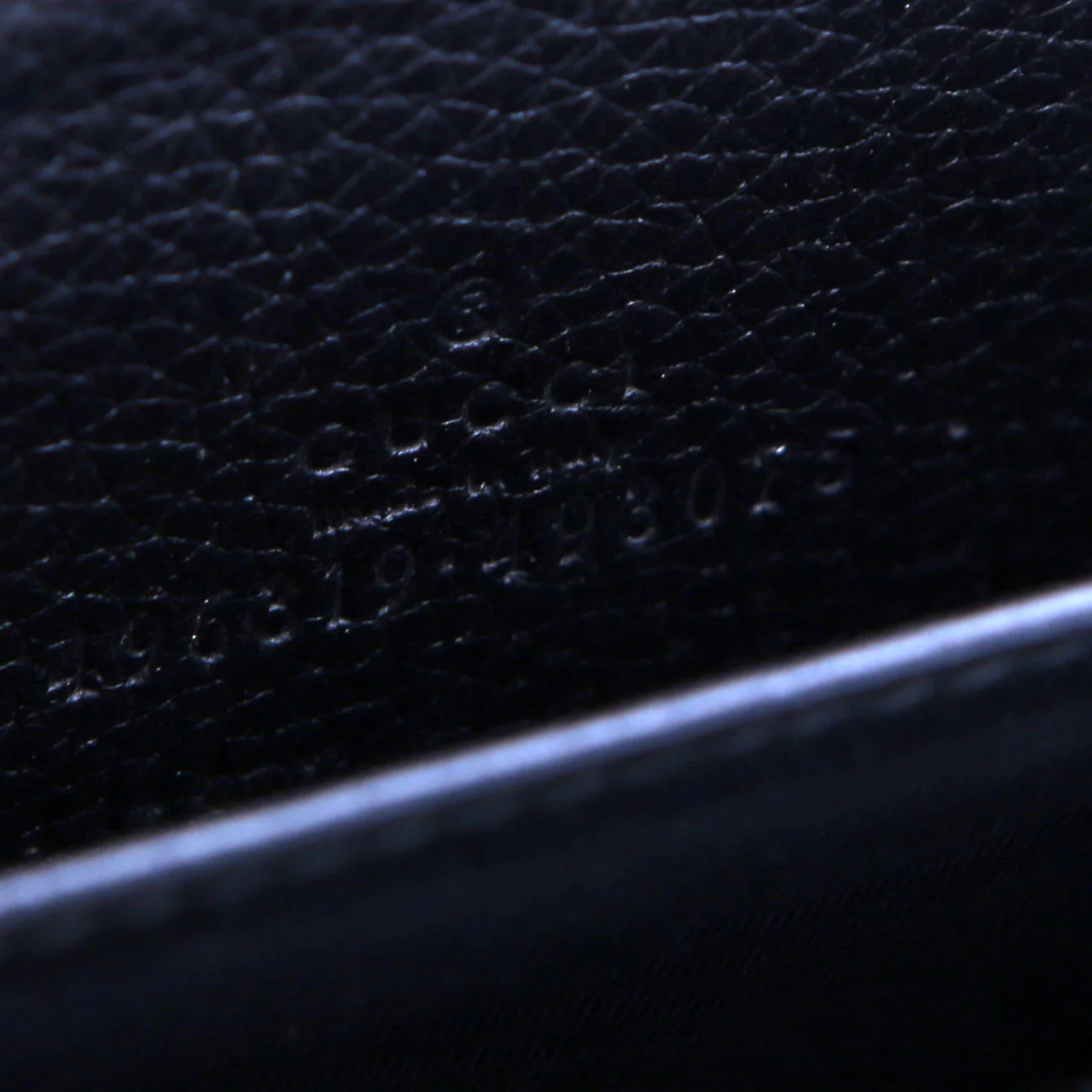496319 Logo Zip Card Case Black - Image 15
