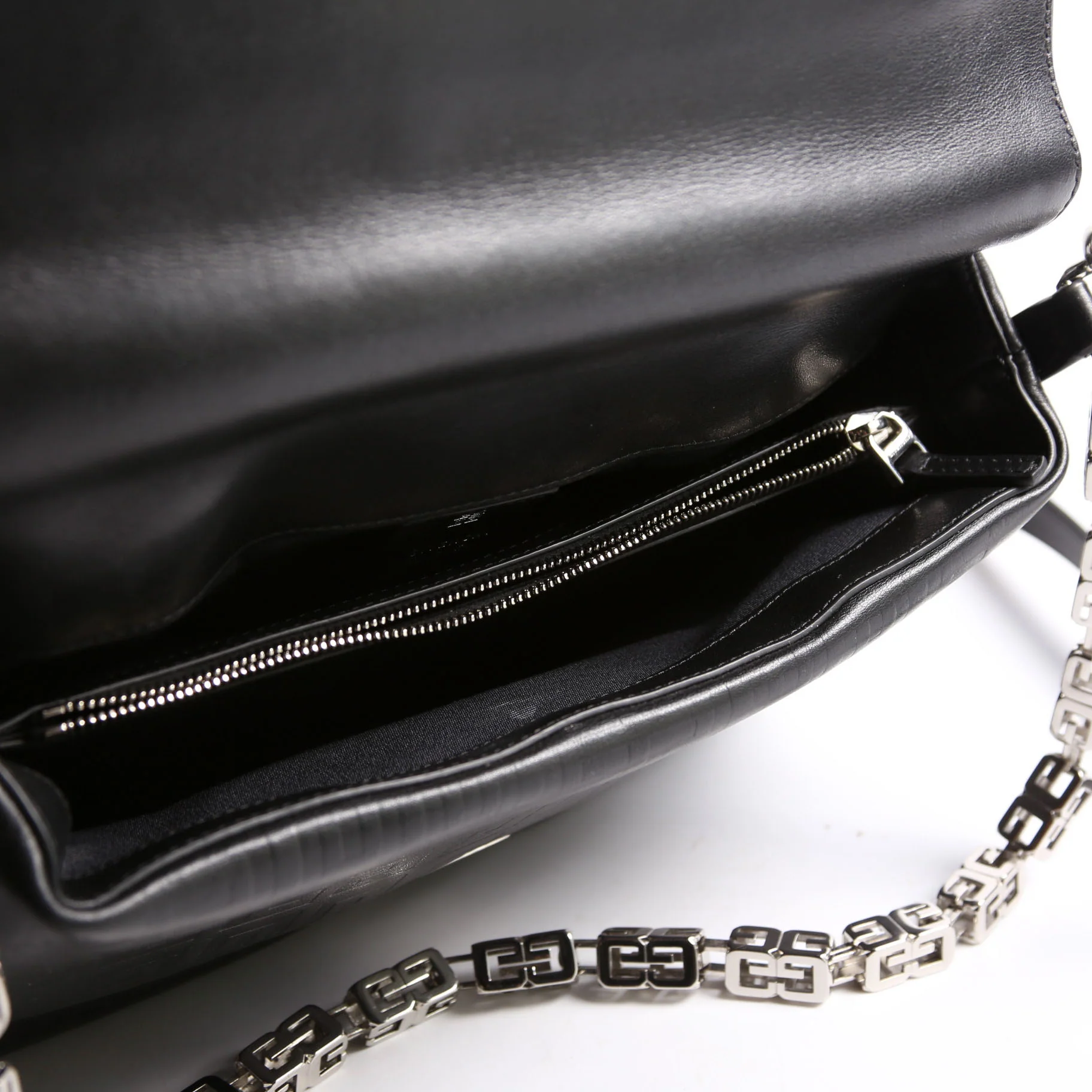 4G Soft Medium Leather Black - Image 9