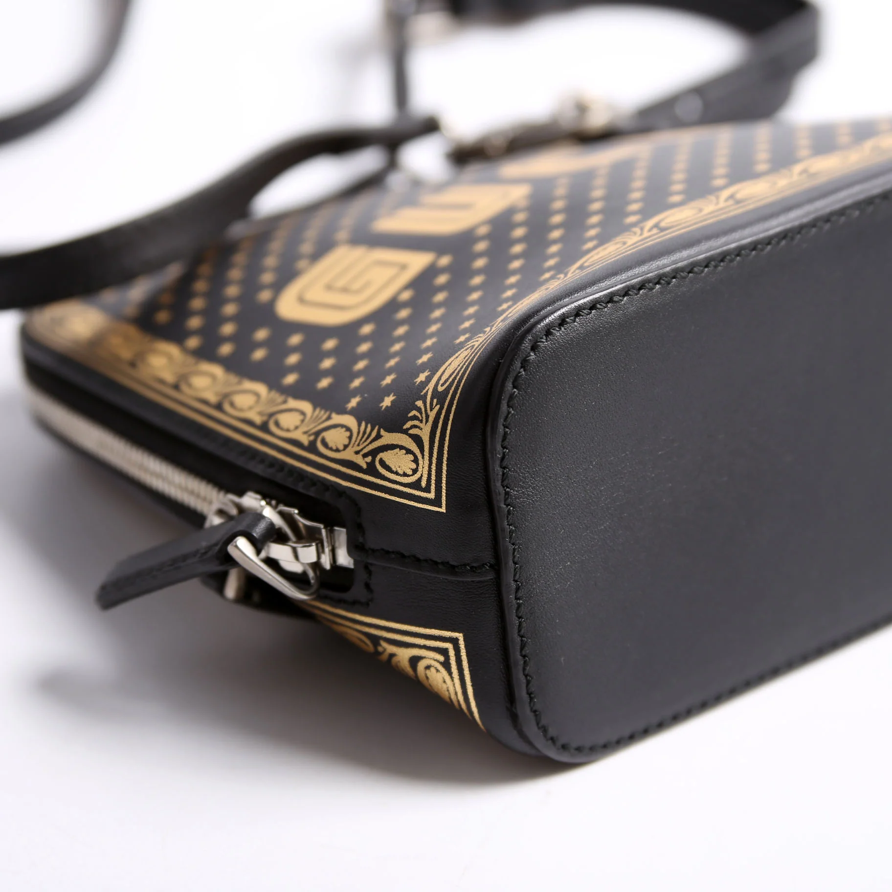 511189 Sega X Gucci Calfskin Mini Black/Gold - Image 4