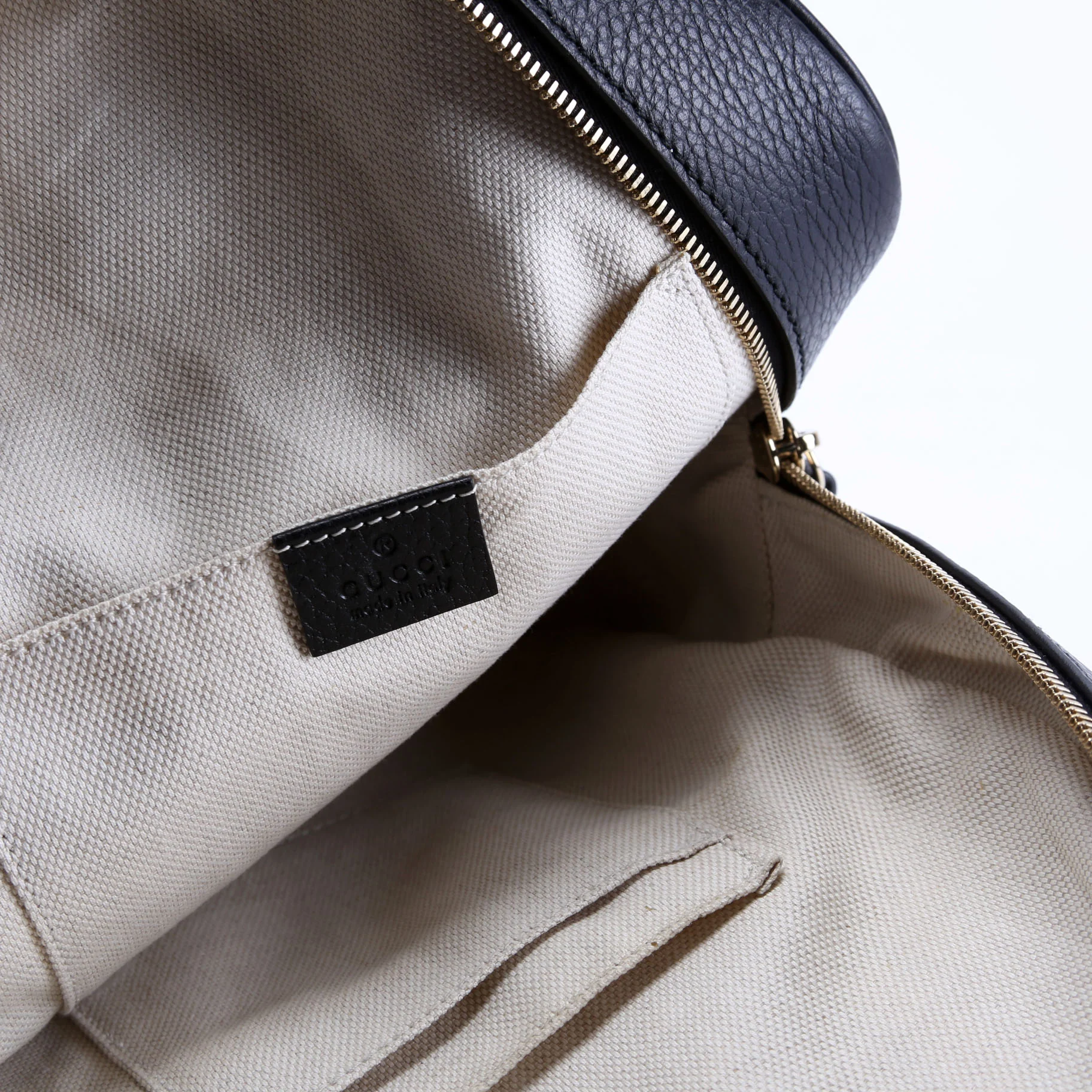 536192 Soho Leather Backpack Black - Image 7