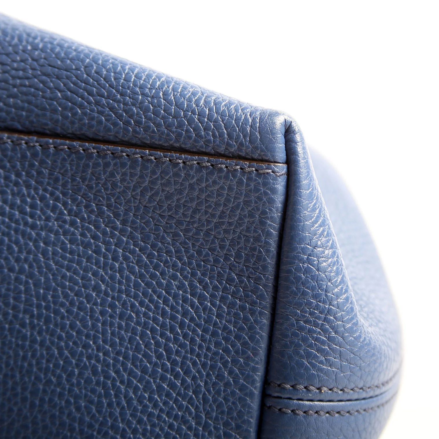 536196 Soho Chain Tote Newer Blue - Image 8