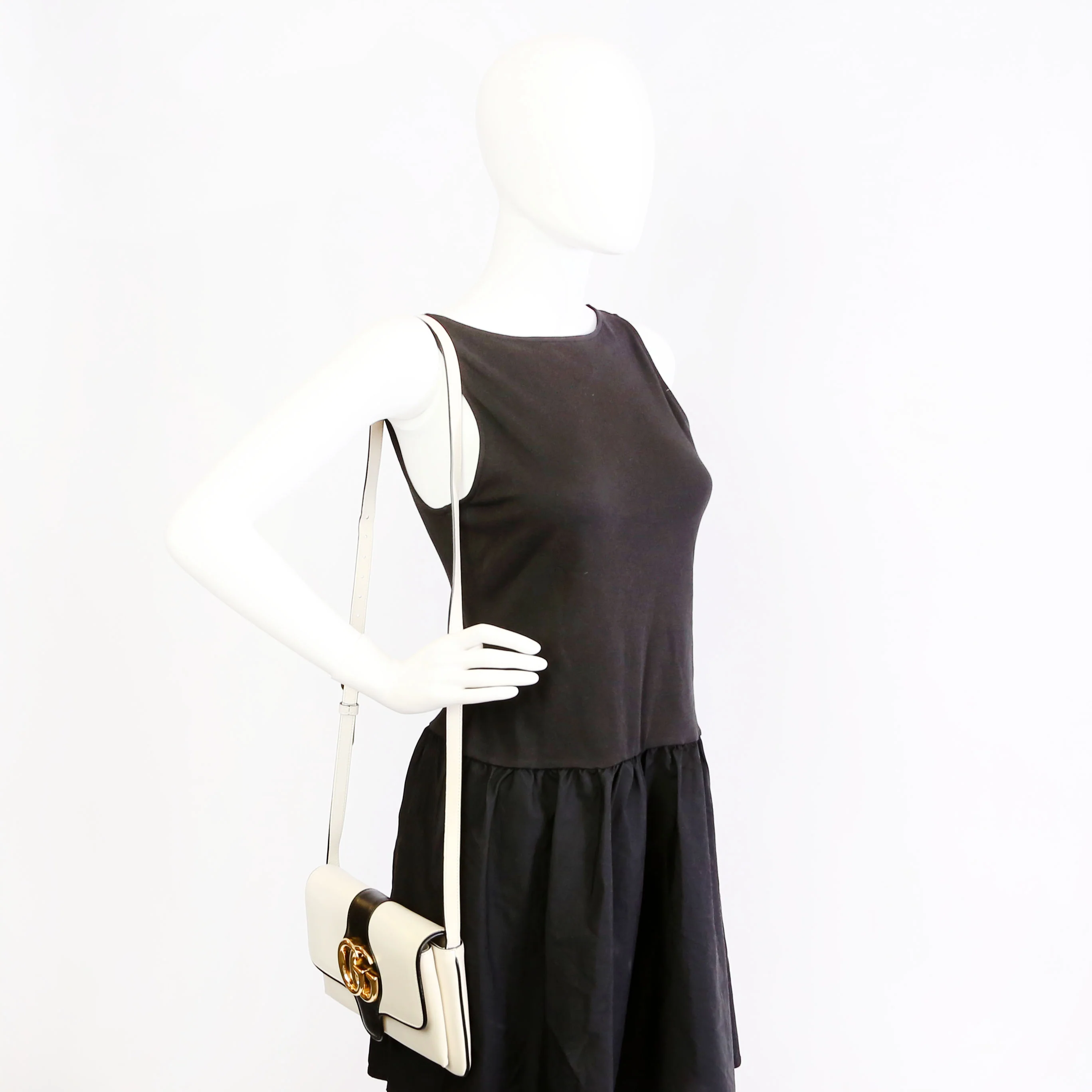 550129 Arli Flap Small Calfskin White/Black - Image 11