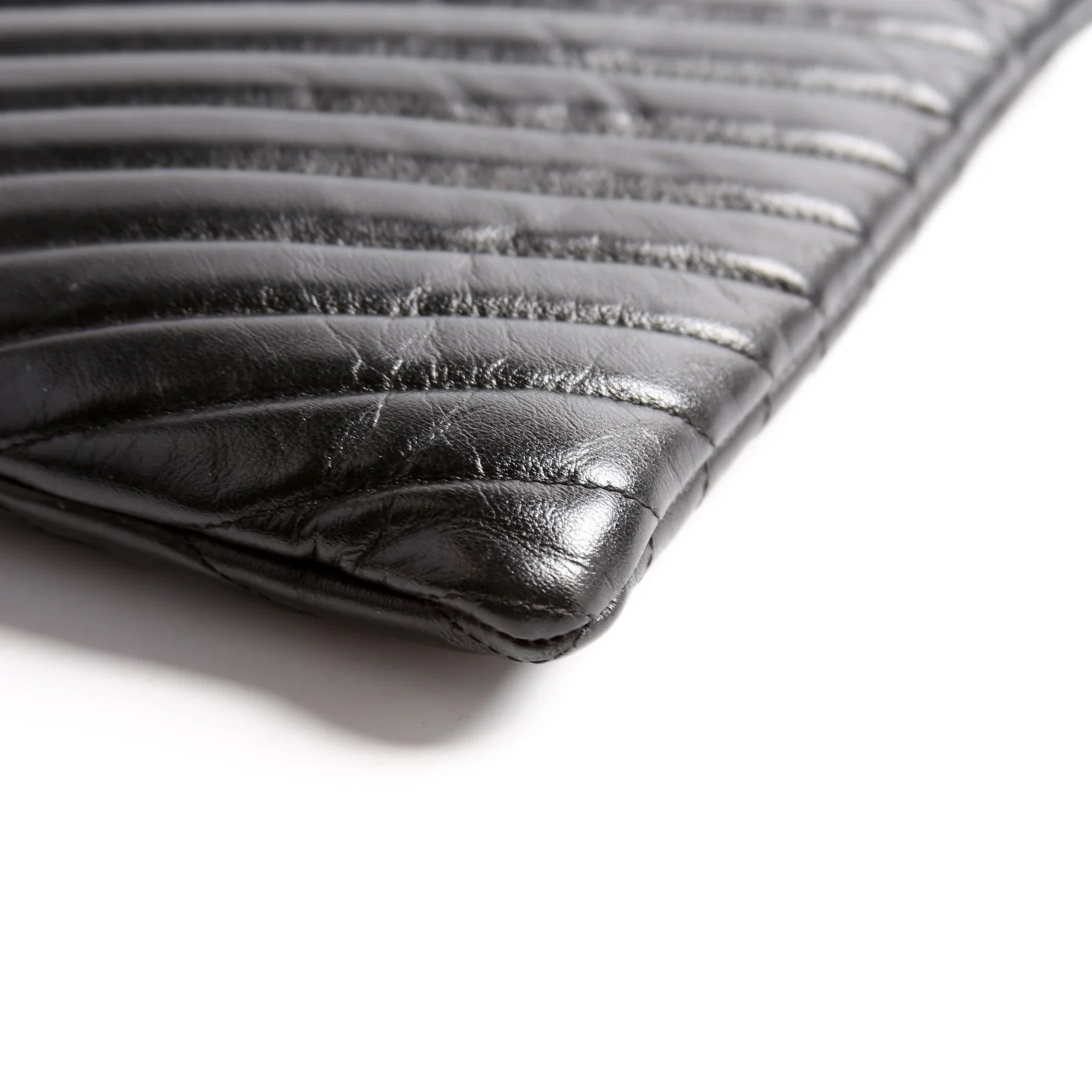 559193 A5 Matelasse Pouch Black - Image 7