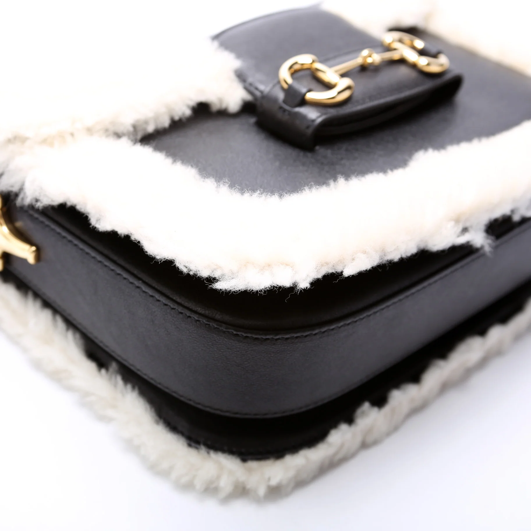 602204 Horsebit 1955 Shearling/Leather Shoulder Bag - Image 5