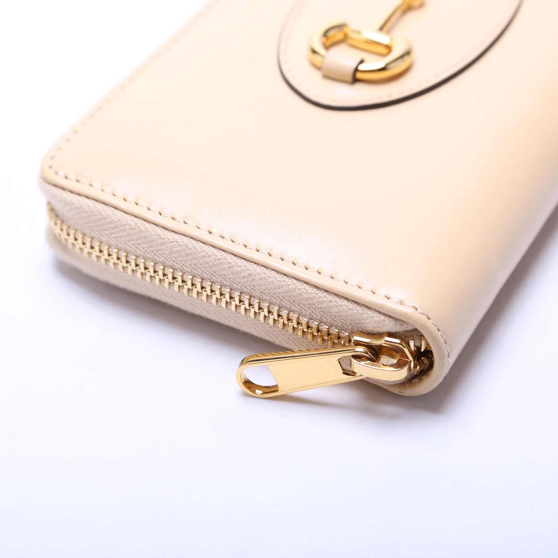 621889 Horsebit 1955 Zip Around Wallet - Image 5