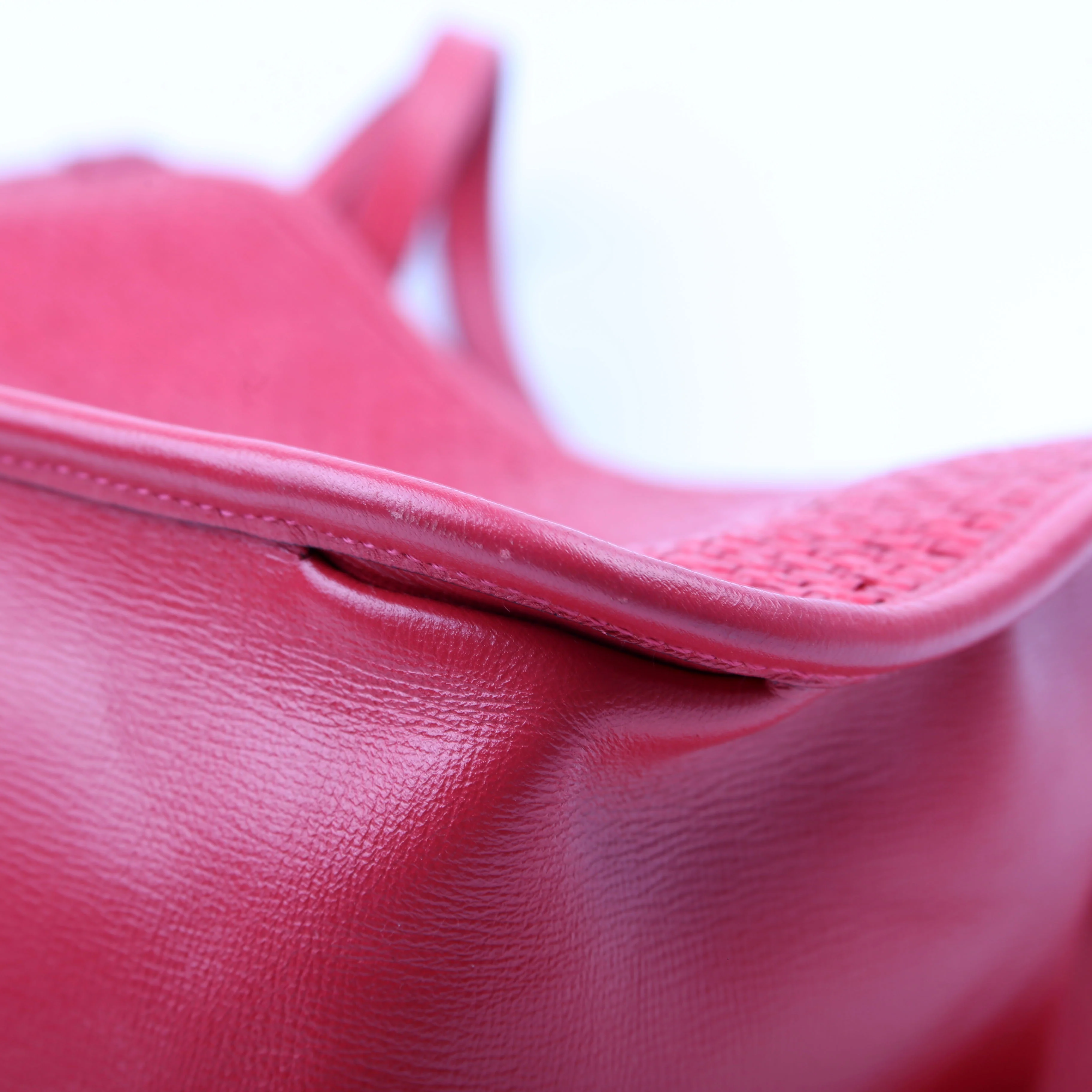 623694 1955 Horsebit Raffia Tote Red - Image 6