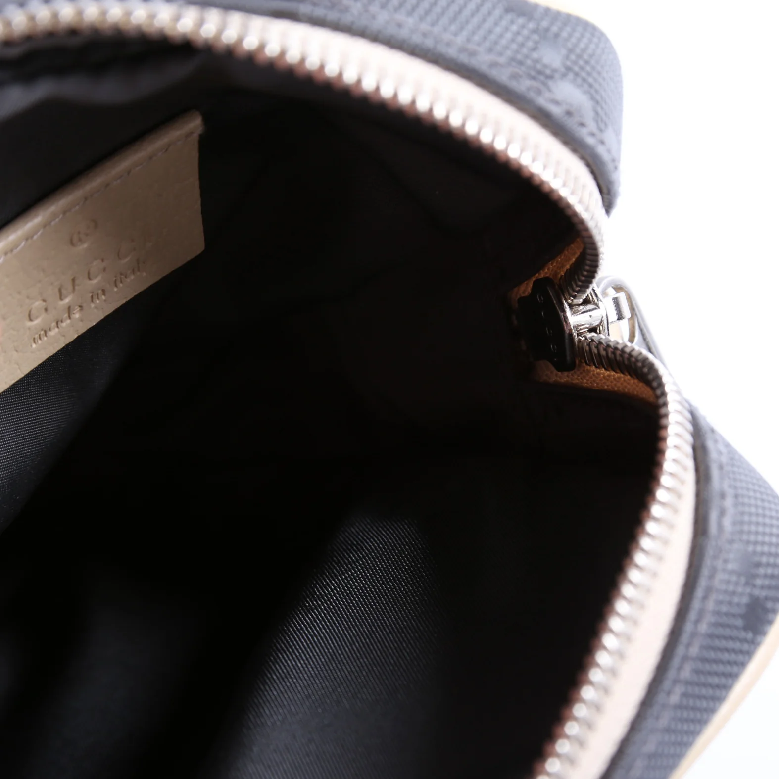 643882 GG Nylon Off The Grid Mini Shoulder Grey/Beige - Image 9