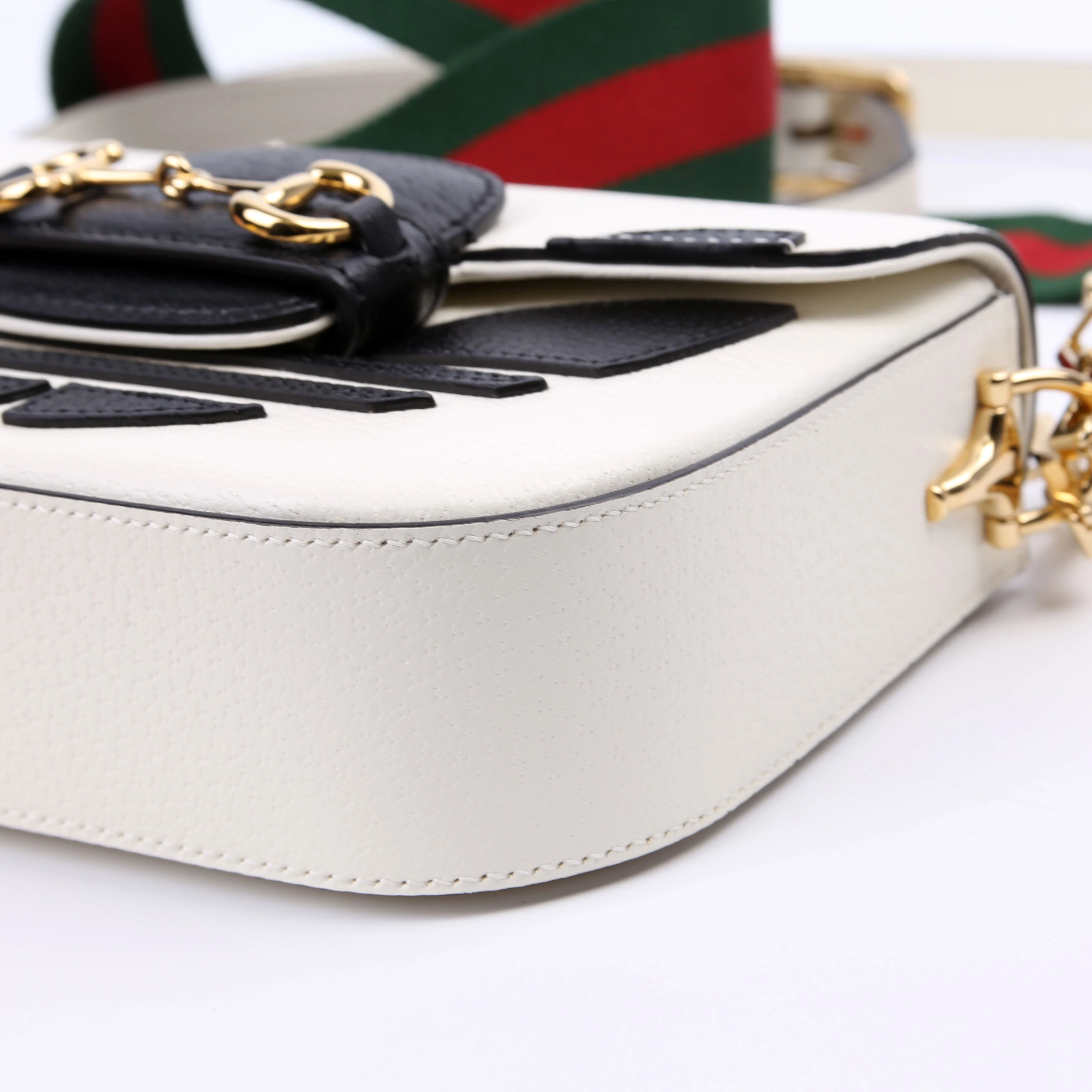658574 Gucci X Adiddas 1955 Horsebit Mini Bag White/Black - Image 7