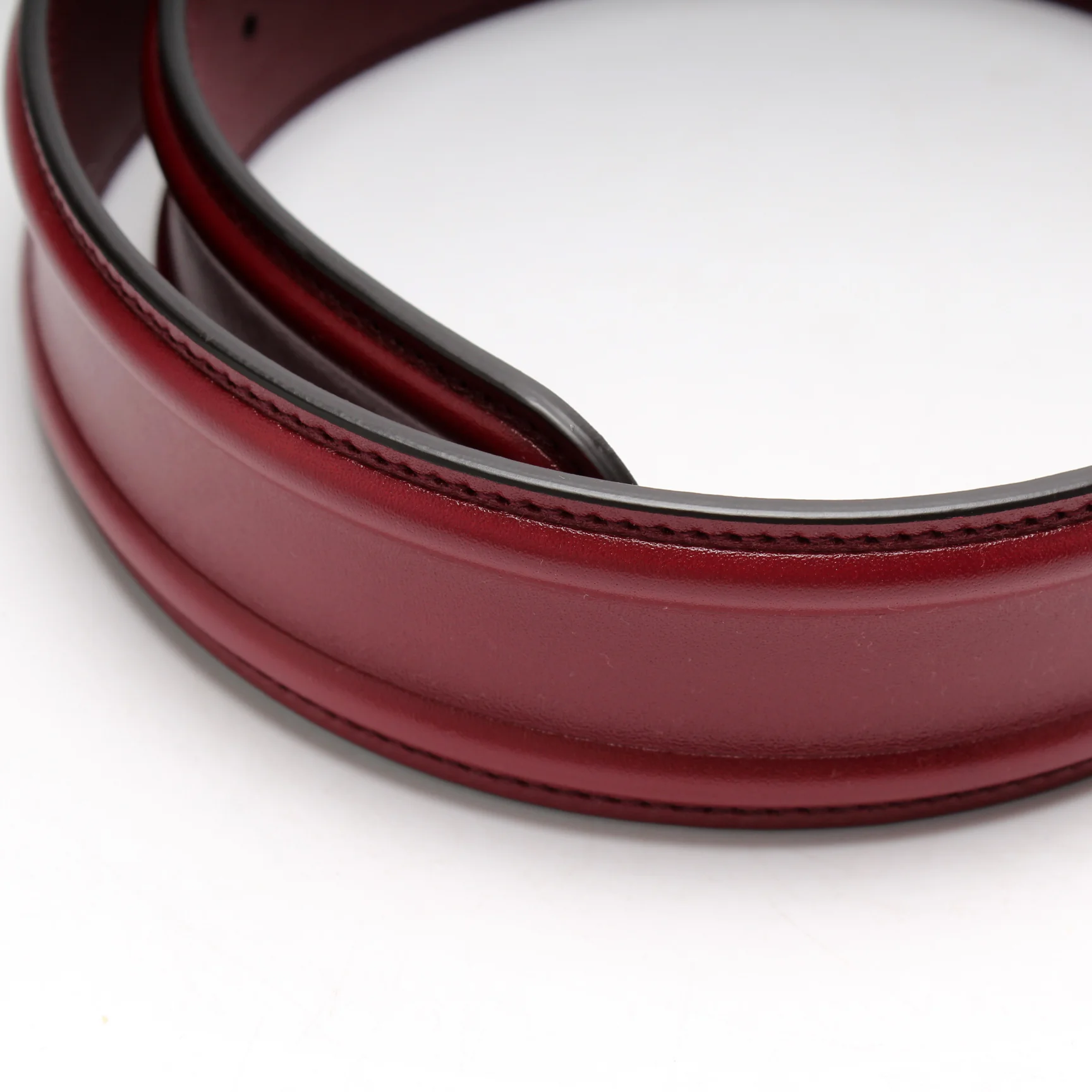 709960 Memorable Buckle Leather Belt Size 75/30 - Image 3