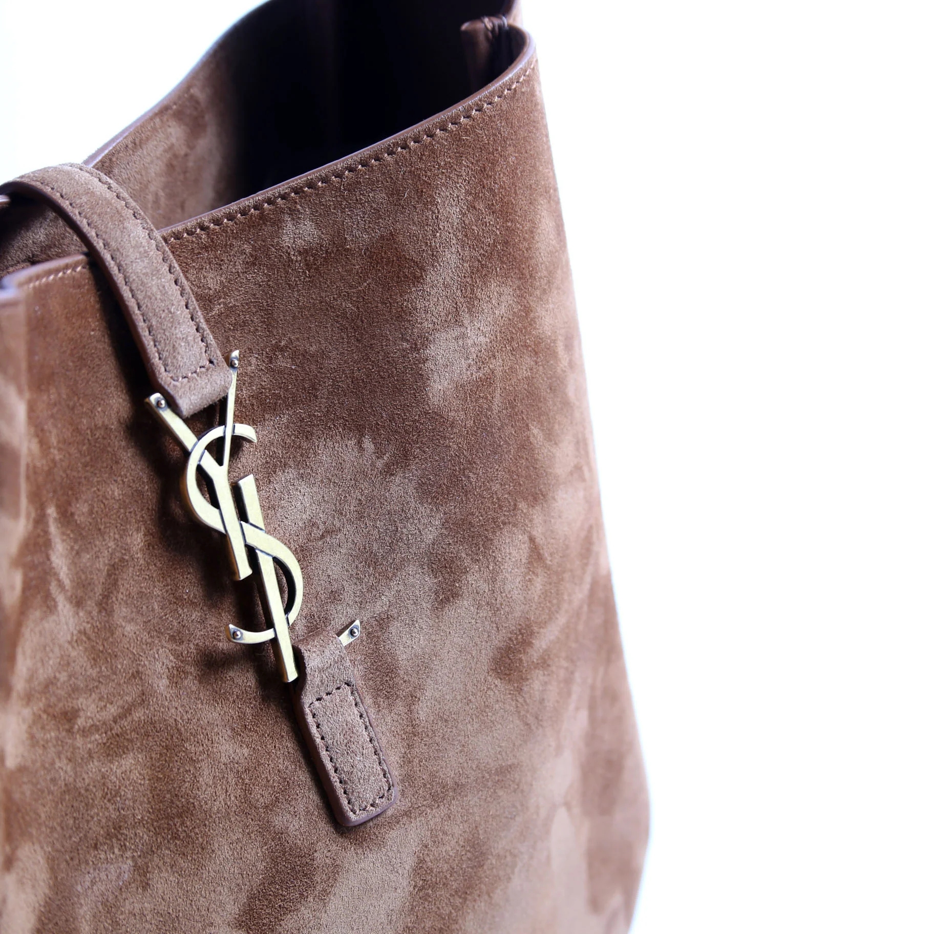 713938 Le 5 A 7 Suede Small Hobo Brown/Gold - Image 6