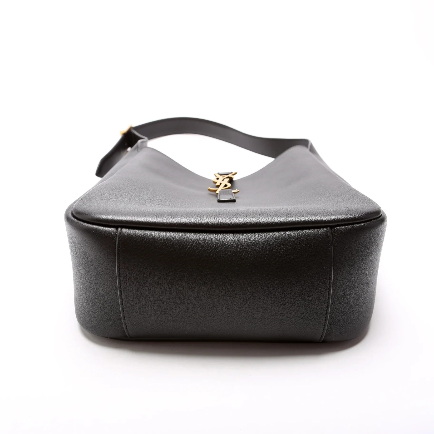 713938 Le 5 A 7 Supple Small Hobo - Image 4
