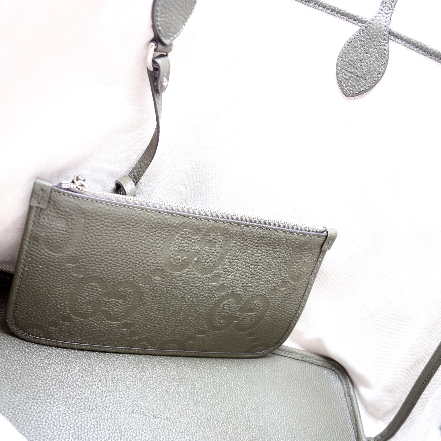 726755 GG Embossed Tote W/Pouch Large Green - Image 8