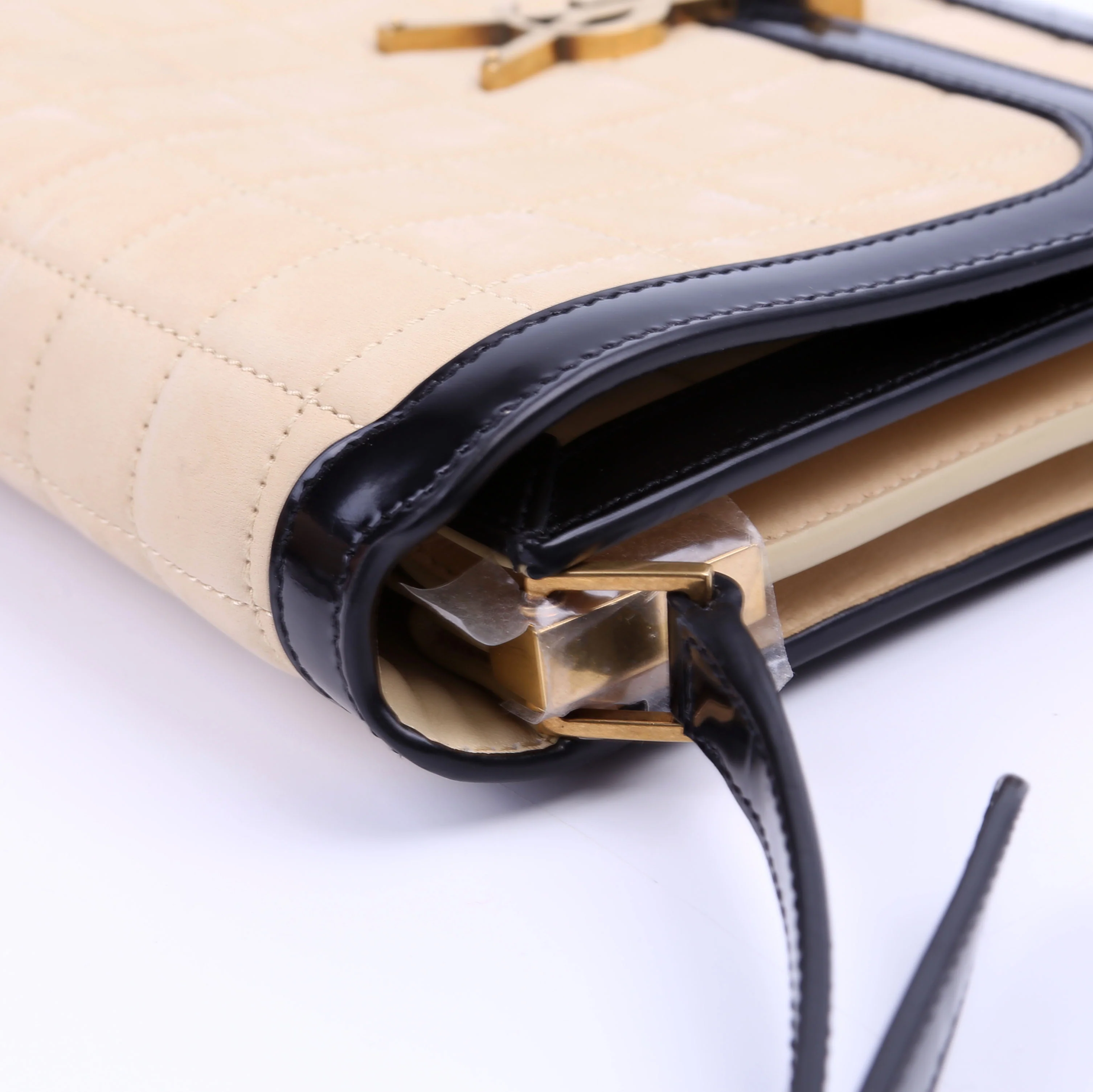 733704 Solferino Medium Nubuck Beige/Black - Image 9