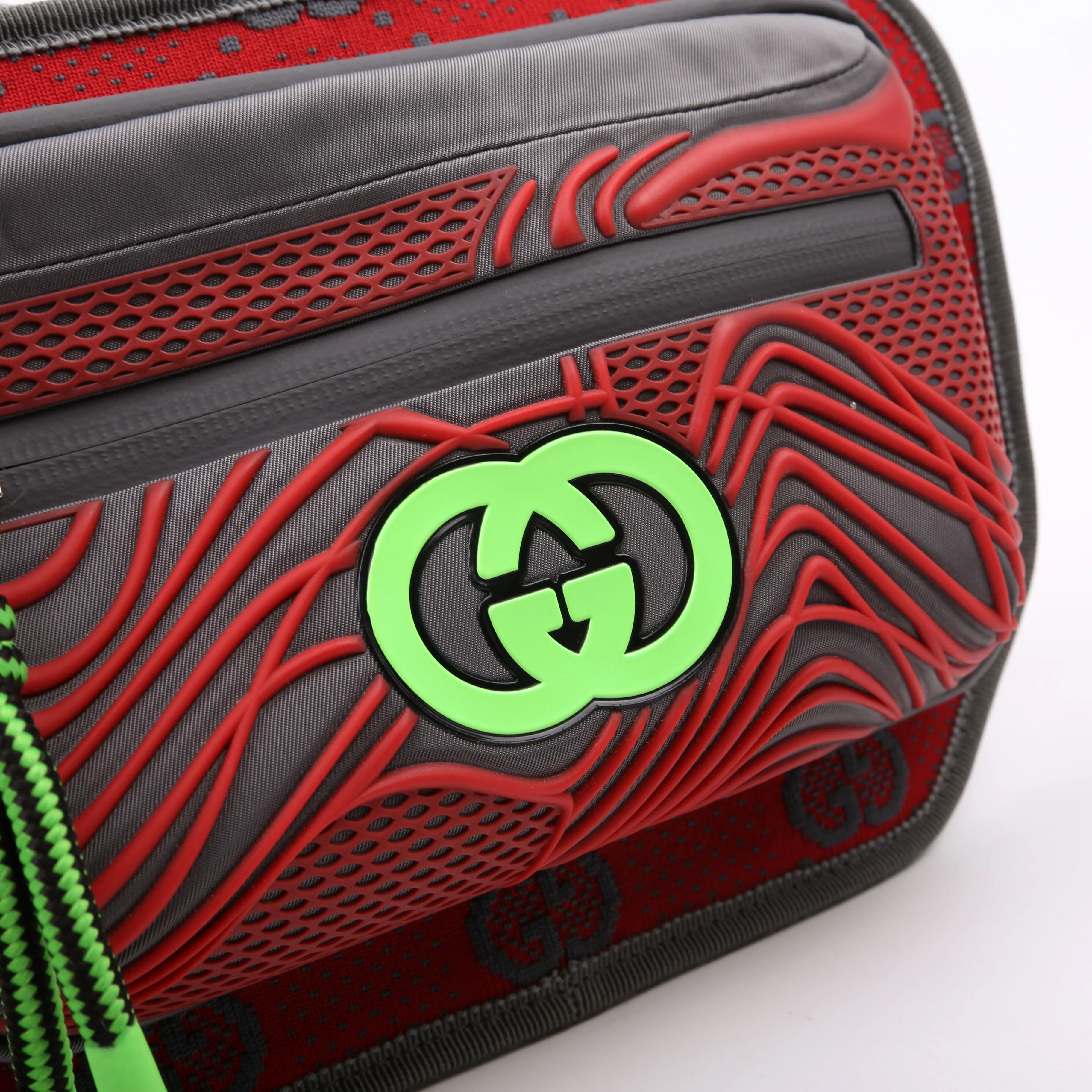 752102 GG Nylon/Rubber Belt Bag - Image 7