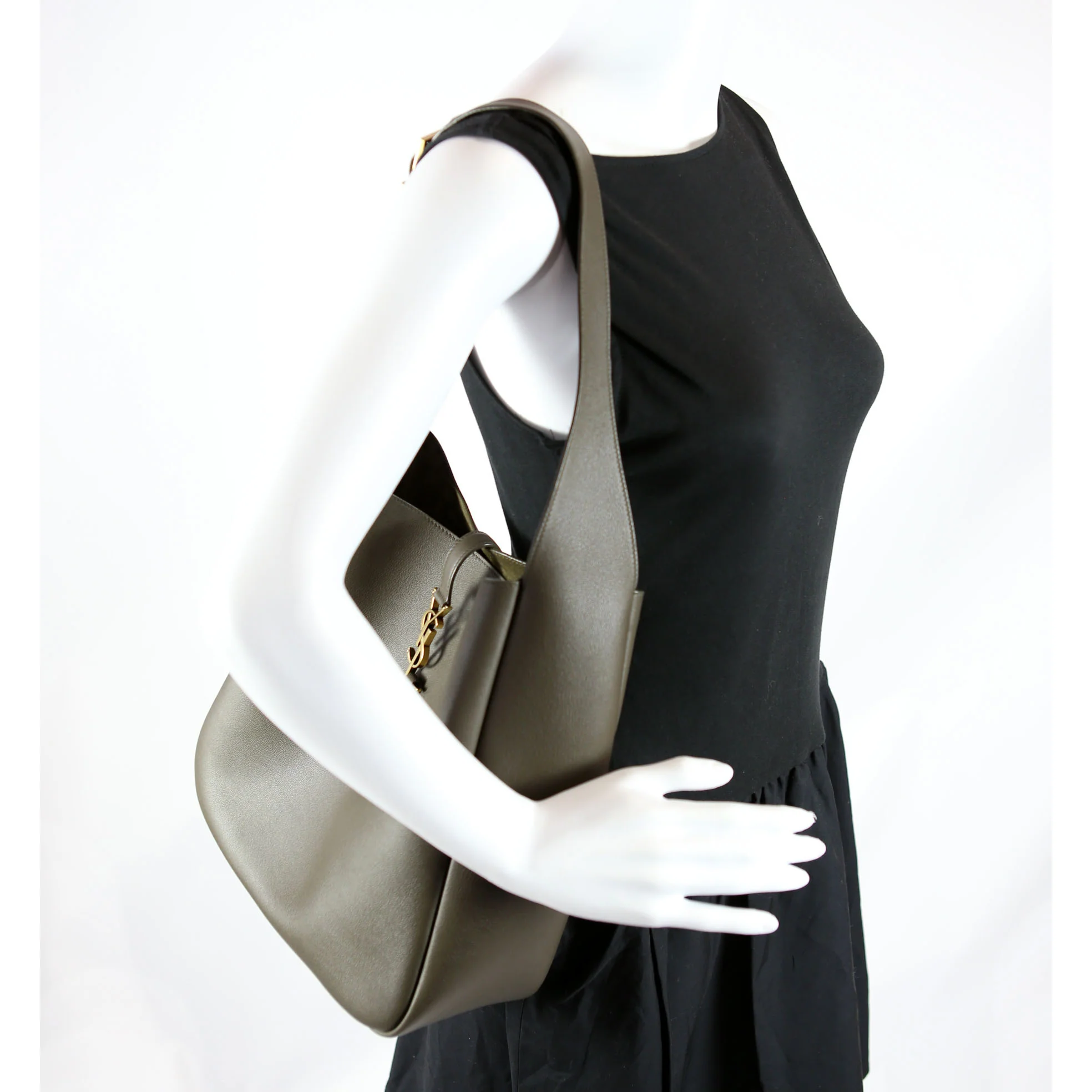753837 Le 5 A 7 Supple Large Hobo Green - Image 12