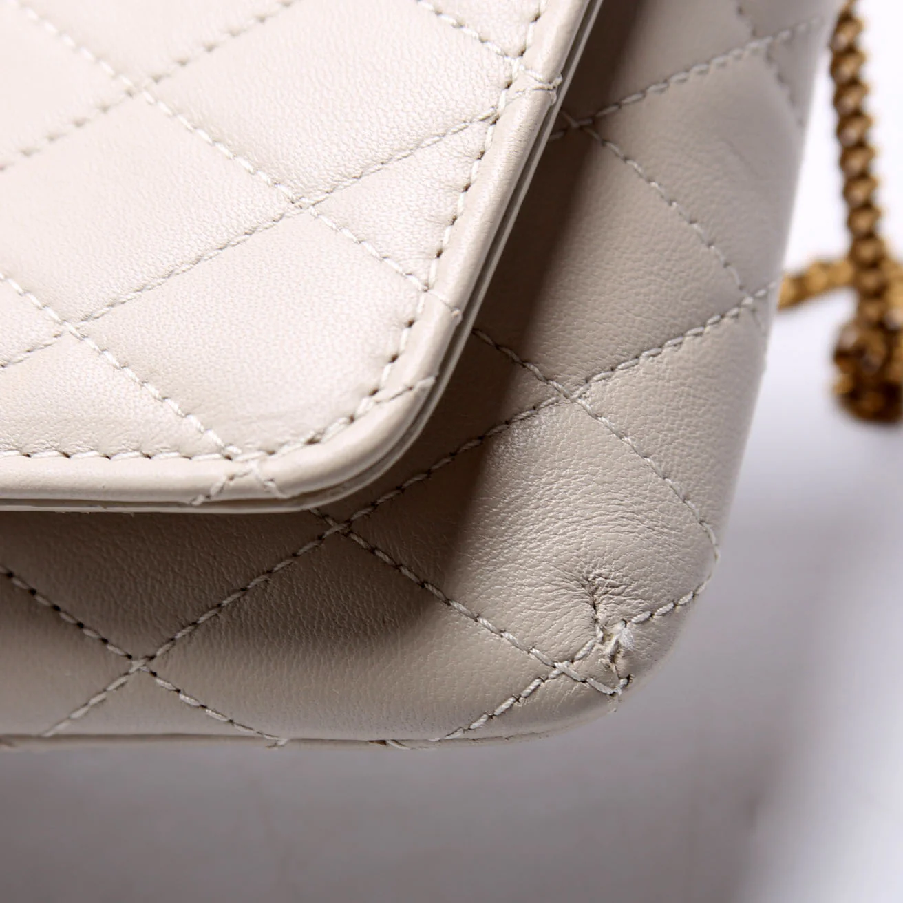 754051 Gaby Phone Case Quilted Lambskin White - Image 7