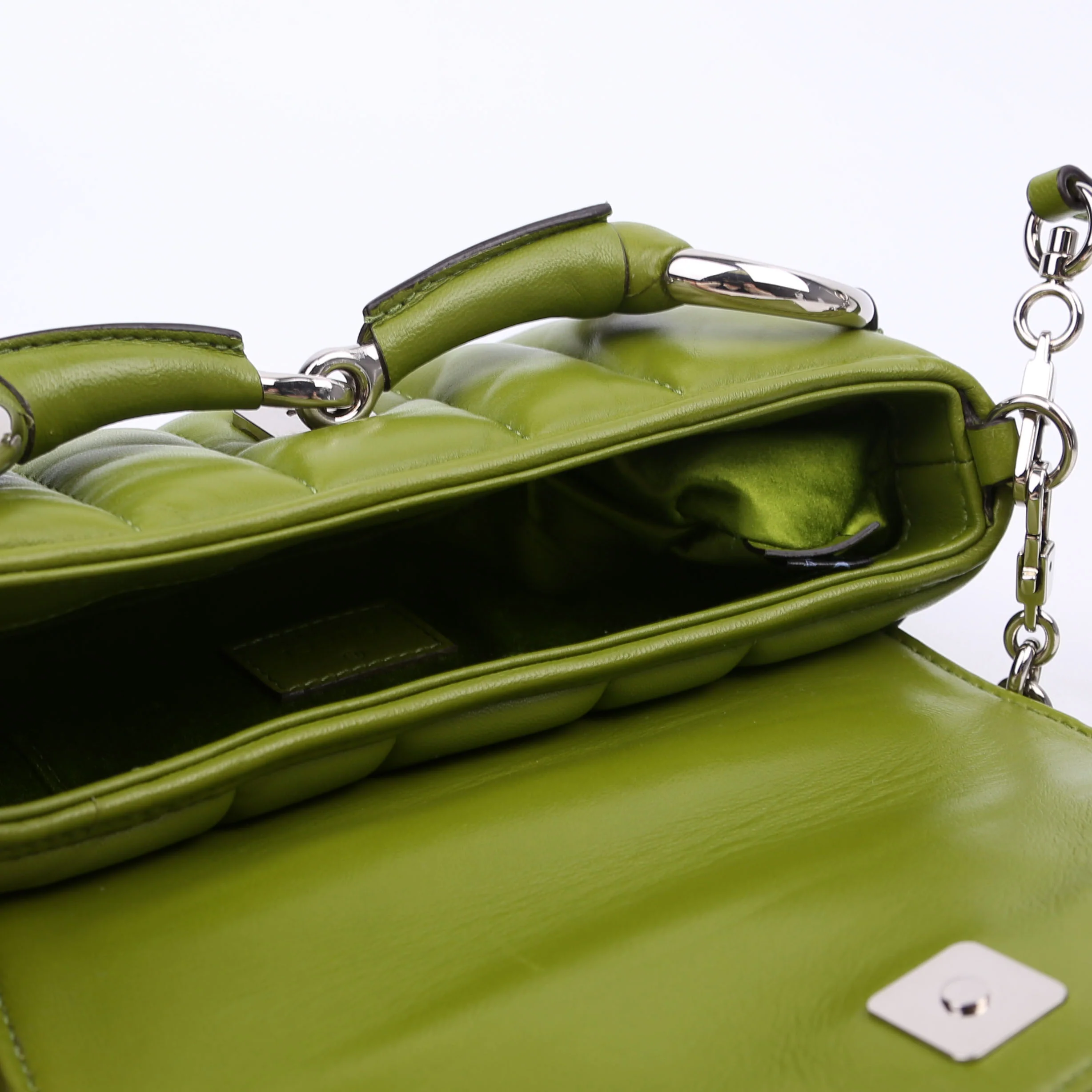 764339 Vertical Quilted Maxi Horsebit Chain Medium Shoulder Bag Green - Image 11