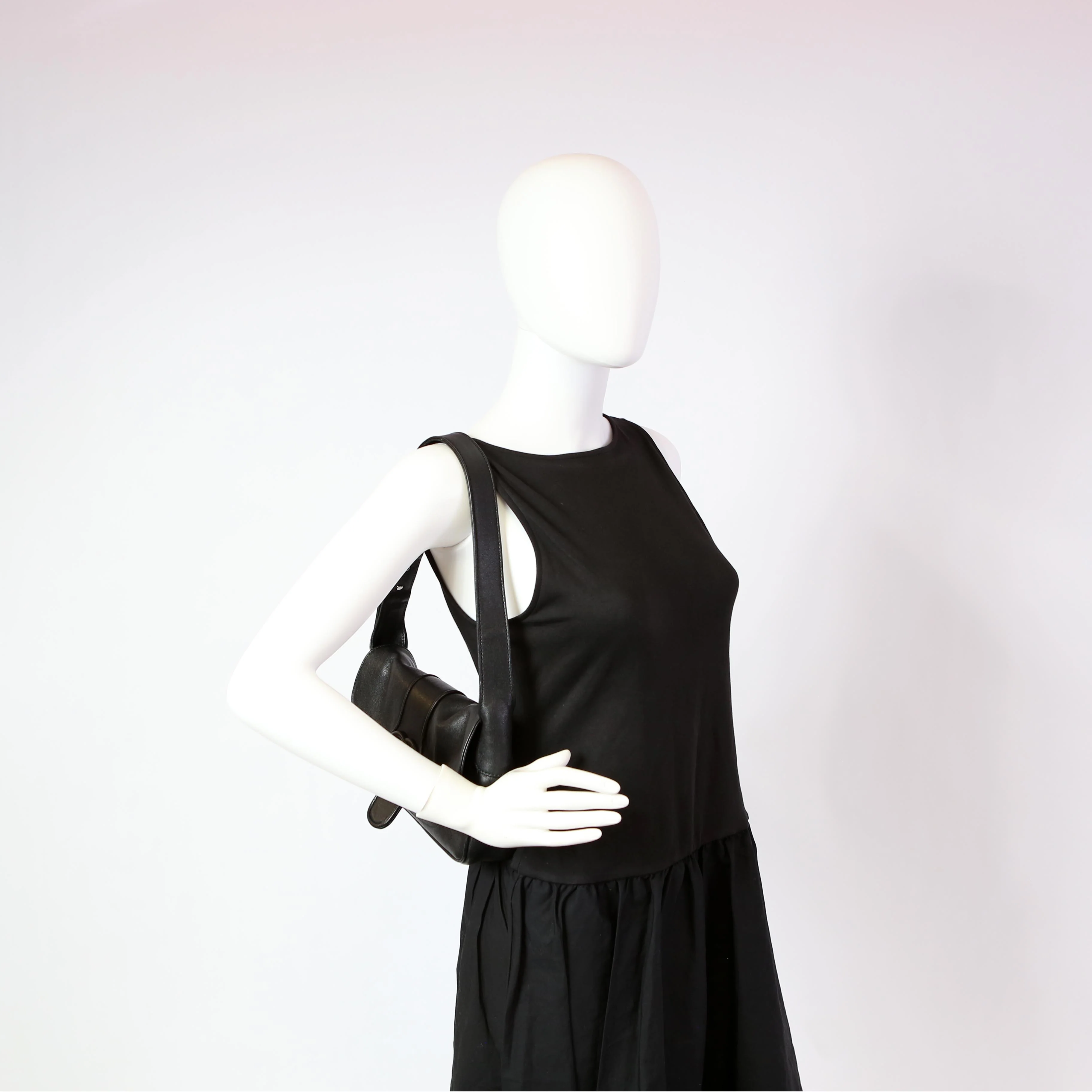 767226 Aphrodite Monochrome Small Shoulder Black - Image 13