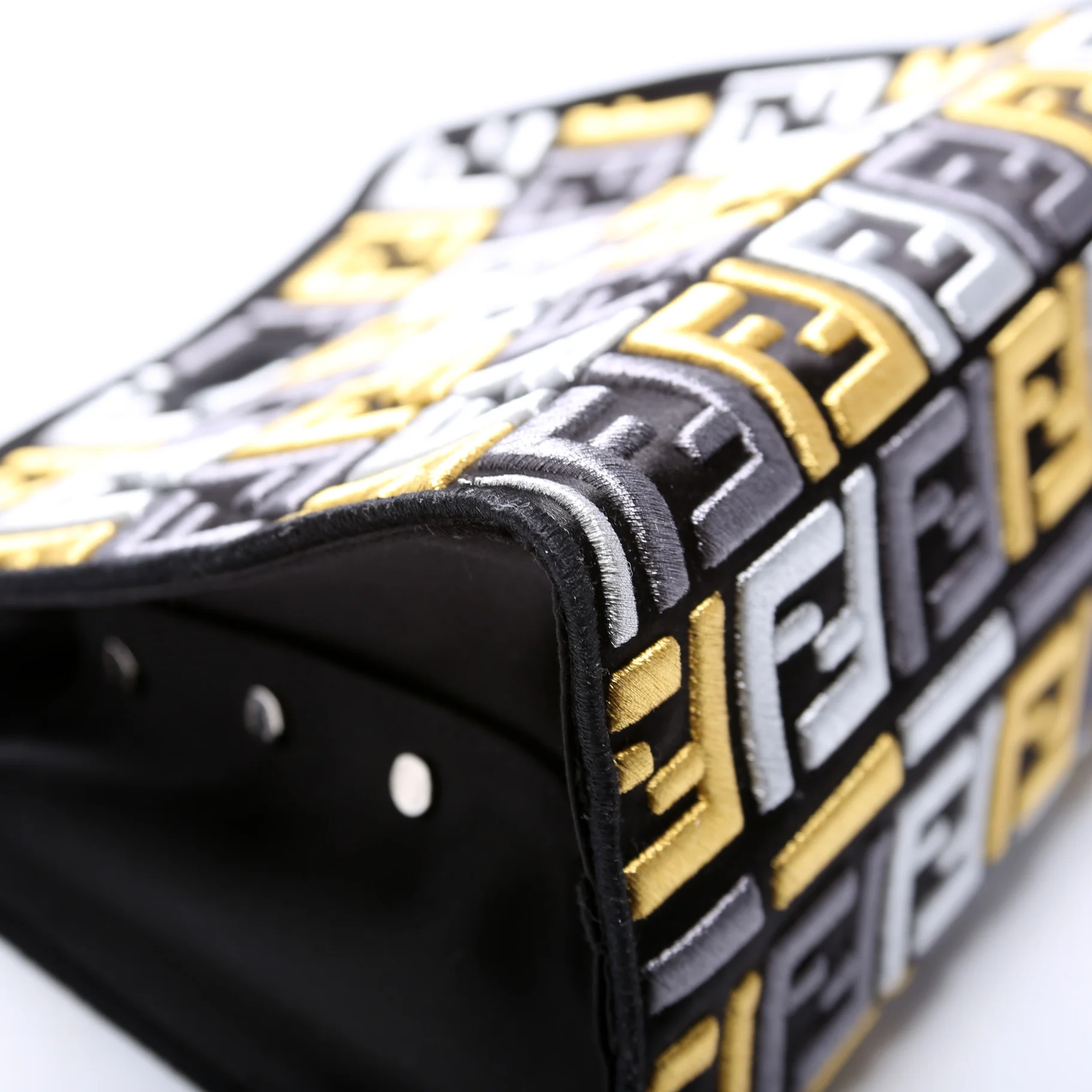 7AR717 Peekaboo Defender Pouch Black/Multicolor - Image 5