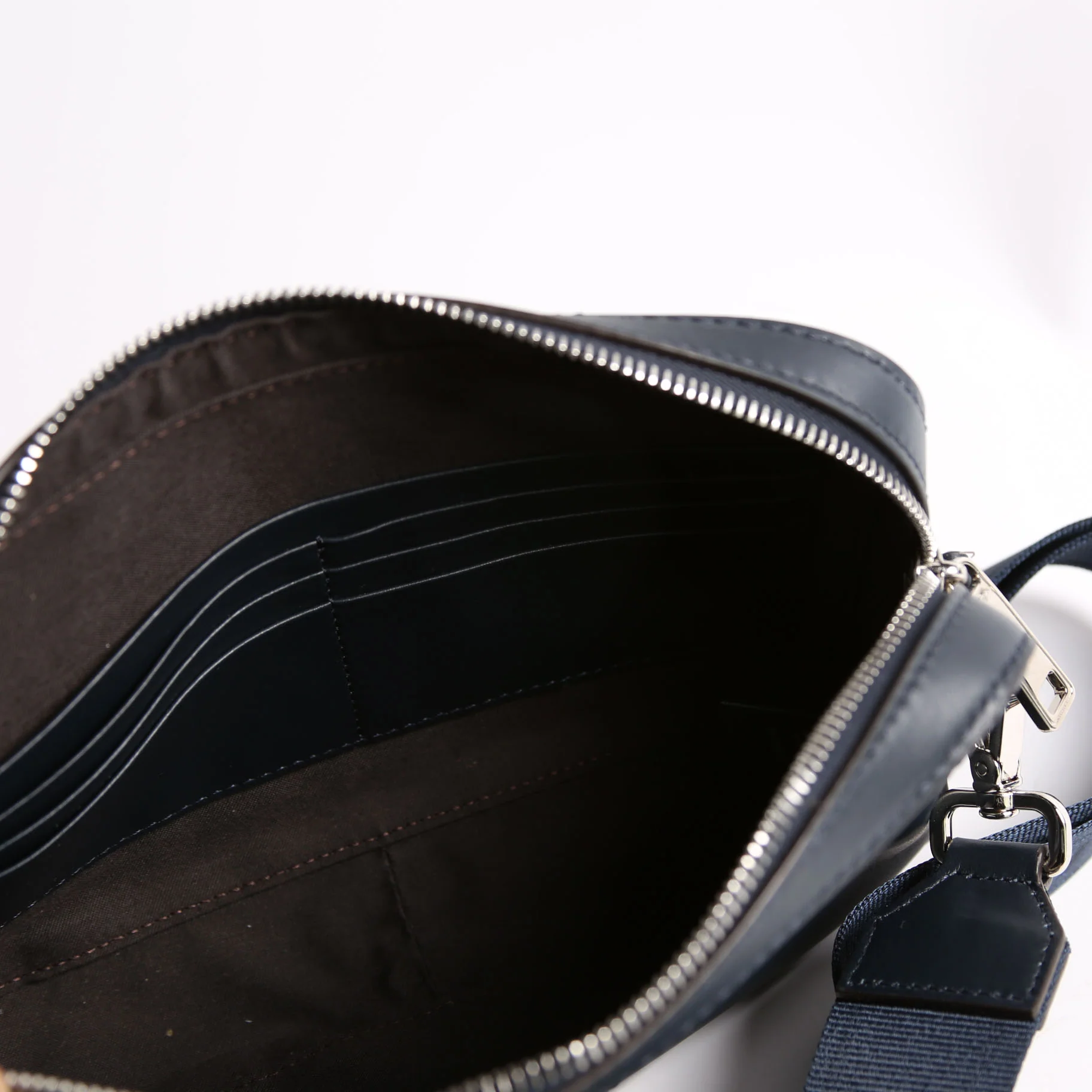 7M0286 Zucca/Leather Camera Case Navy - Image 8