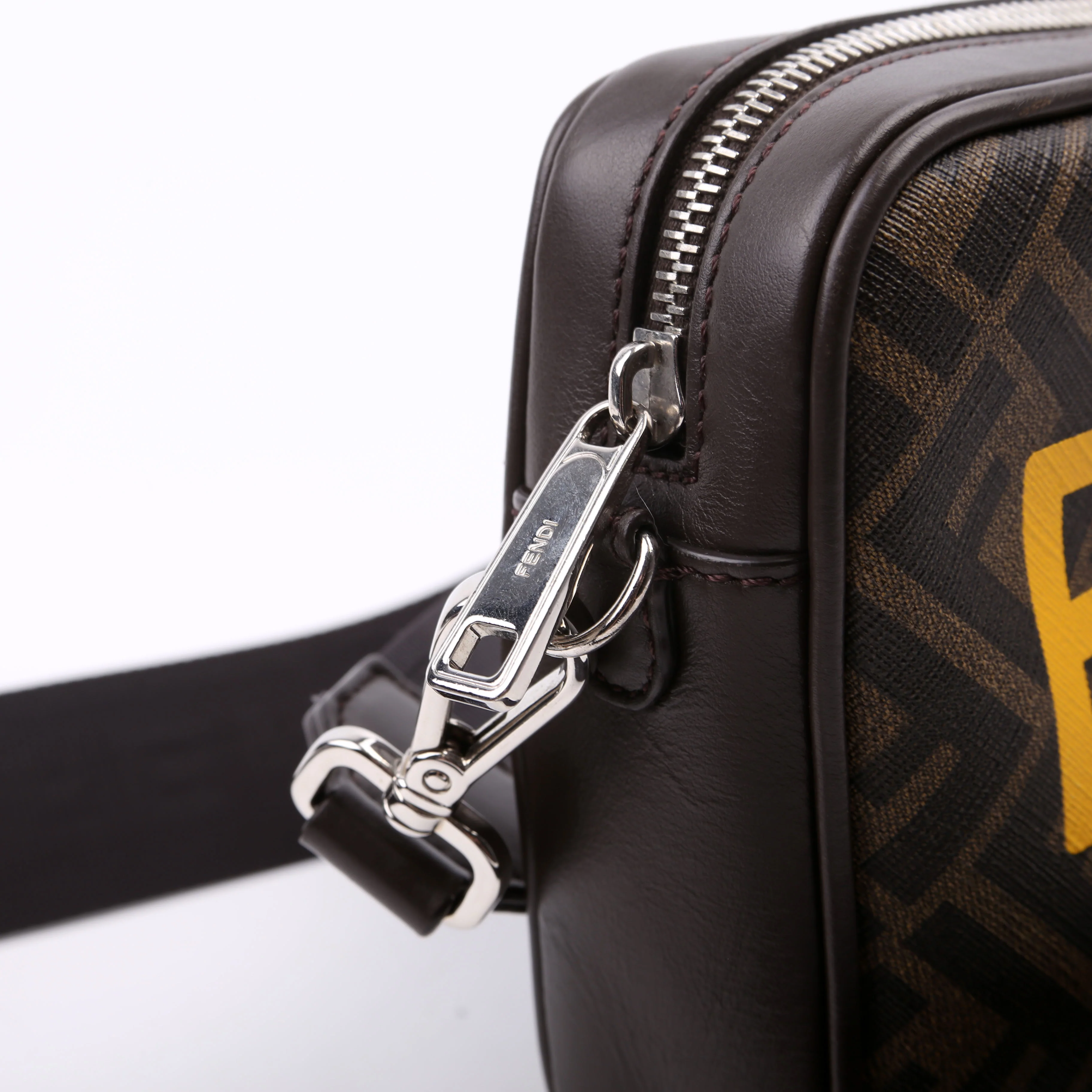 7M0286 Zucca Roma Logo/Leather Camera Case Brown - Image 14