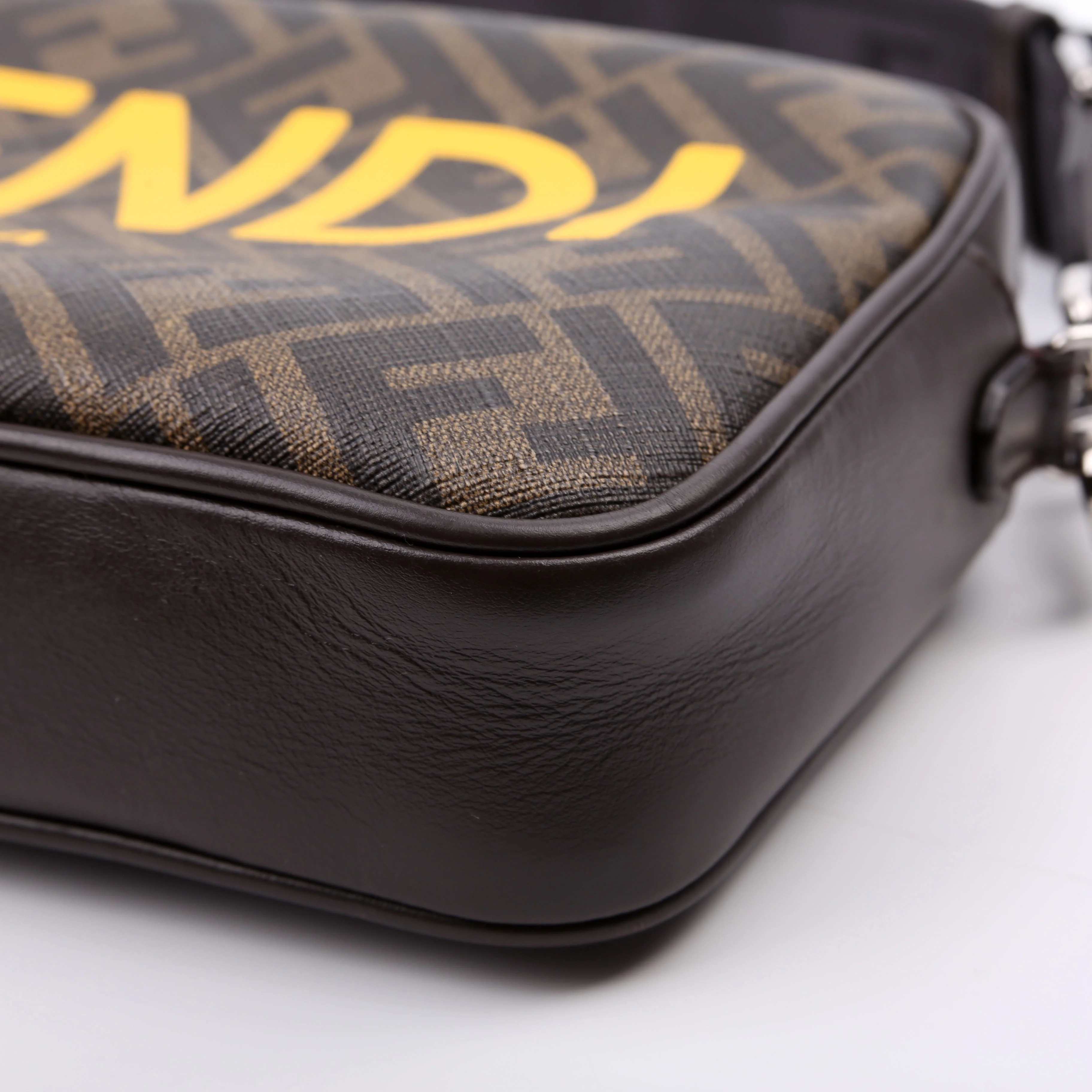 7M0286 Zucca Roma Logo/Leather Camera Case Brown - Image 6
