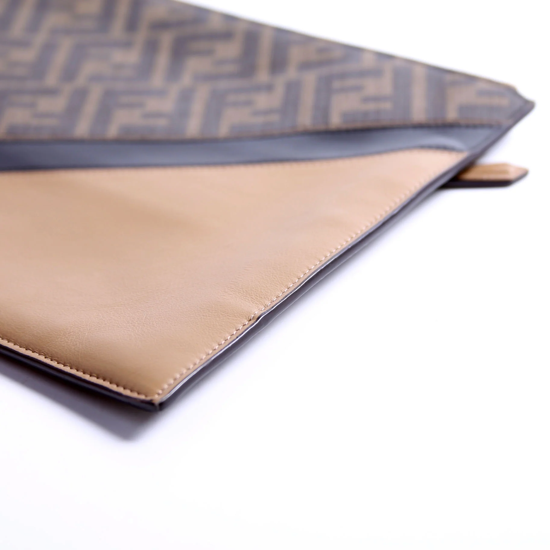 7N0110 Tri-Color Diagonal FF Flat Wristlet - Image 5