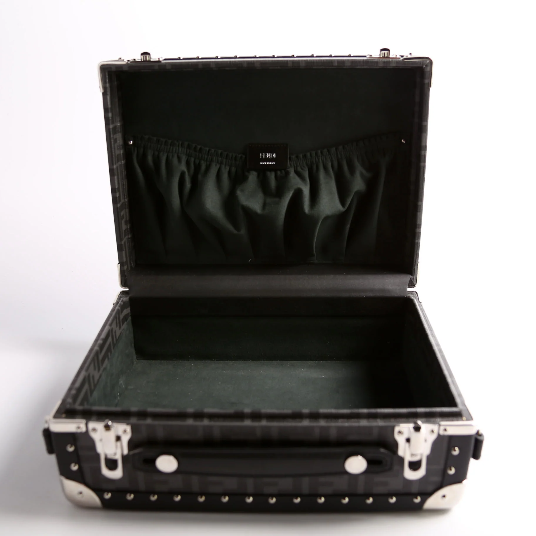 7VV136 FF Studded Rigid Trunk Small - Image 11