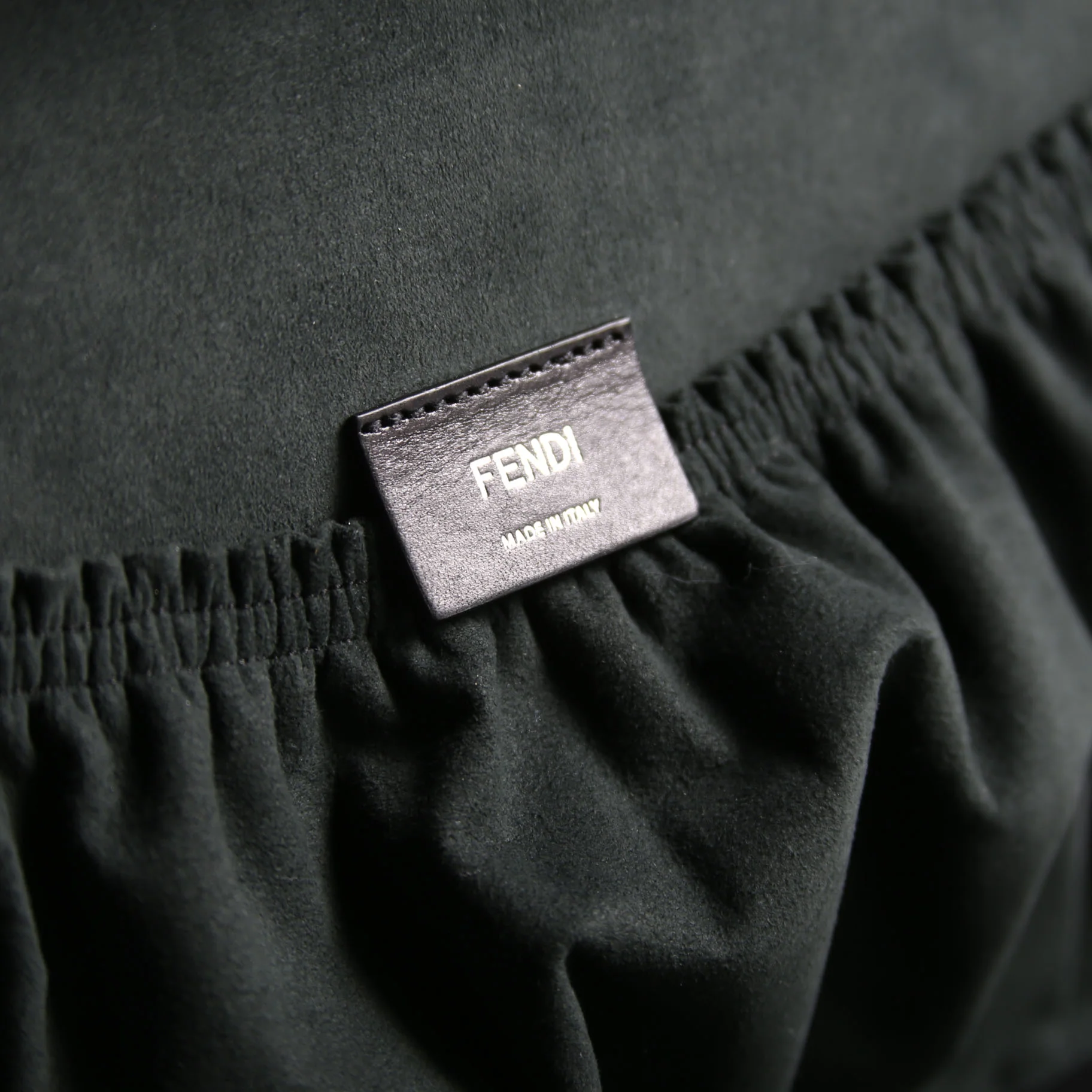7VV136 FF Studded Rigid Trunk Small - Image 12
