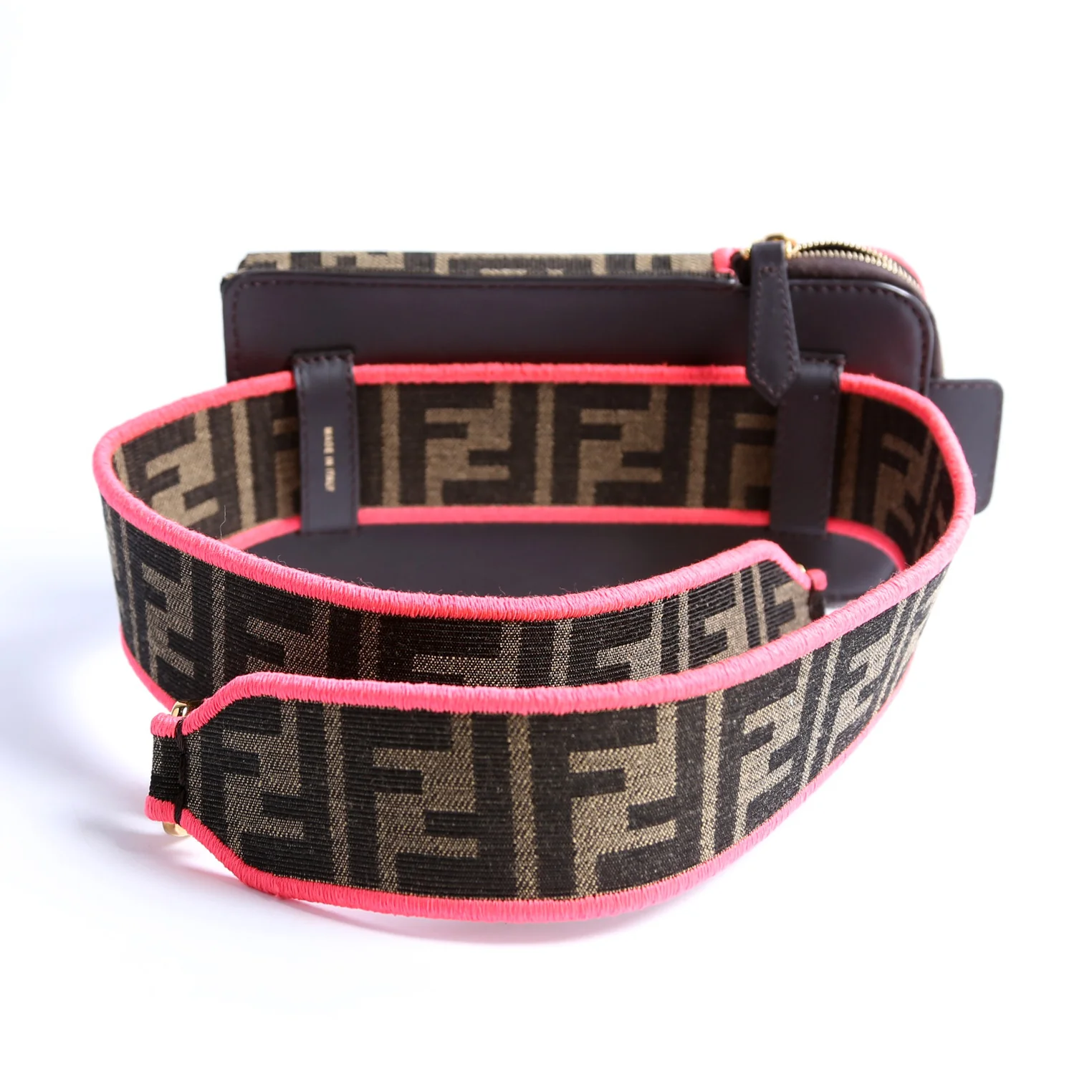 8AV132 Strap You With Phone Pouch Zucca Fabric Brown/Pink - Image 3