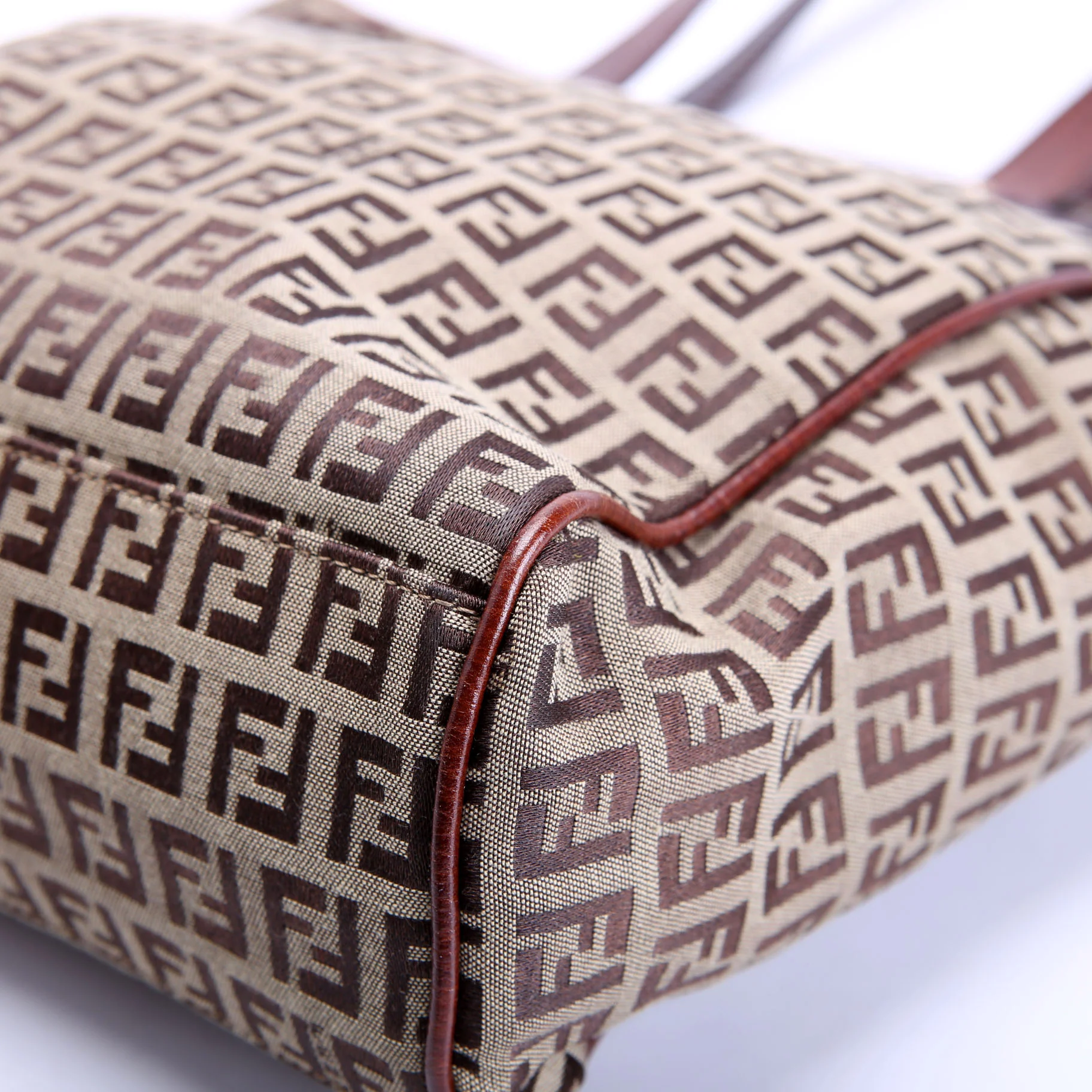8BH174 Zucchino Fabric Tote Vintage Brown - Image 6