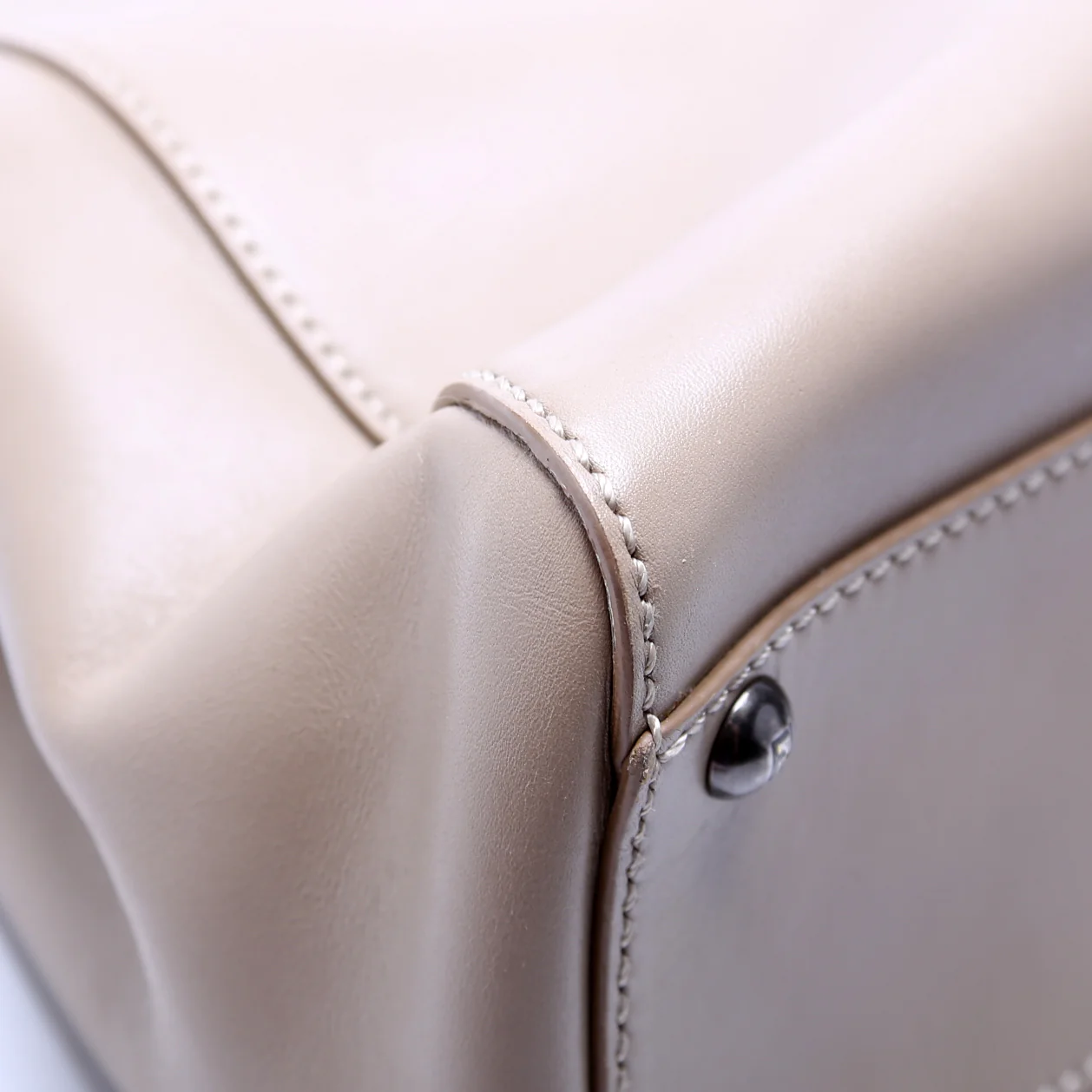 8BN226 Peekaboo Medium - Image 5