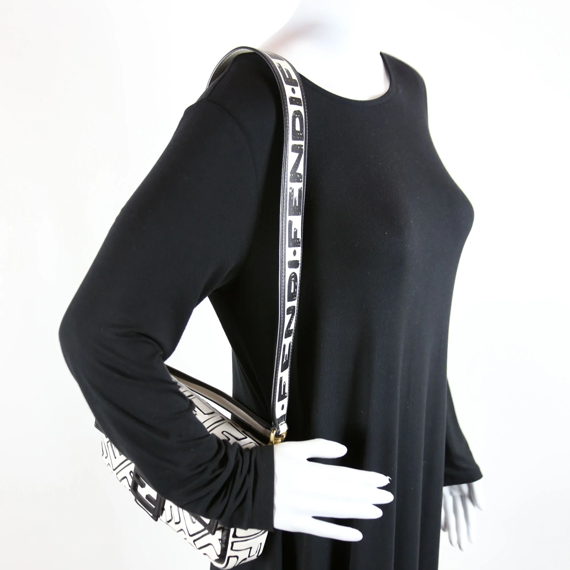 8BR600 X Joshua Vides Baguette Black/White - Image 8