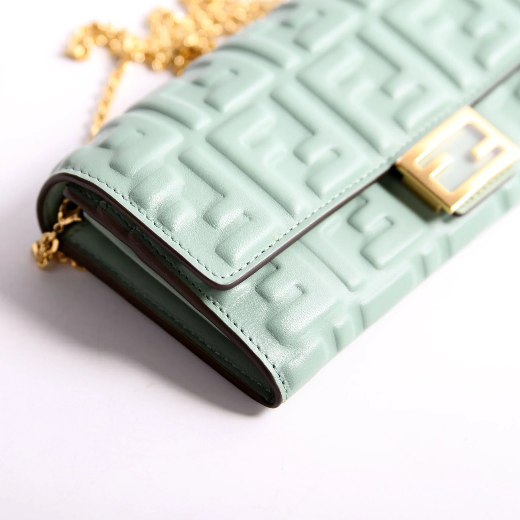 8M0365 FF Embossed Wallet On Chain Green - Image 4