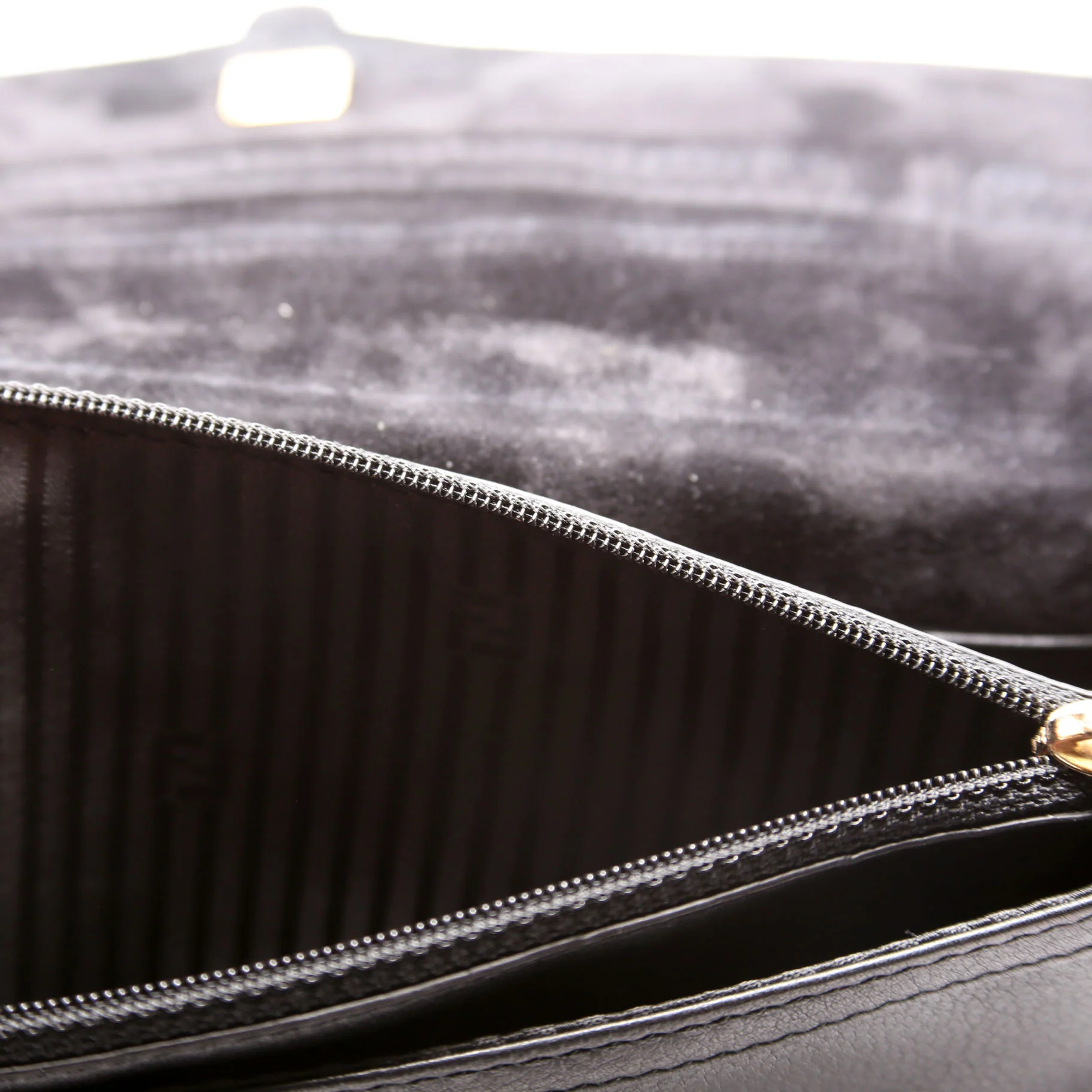 8MO284 Leather Chameleon Clutch Black - Image 9
