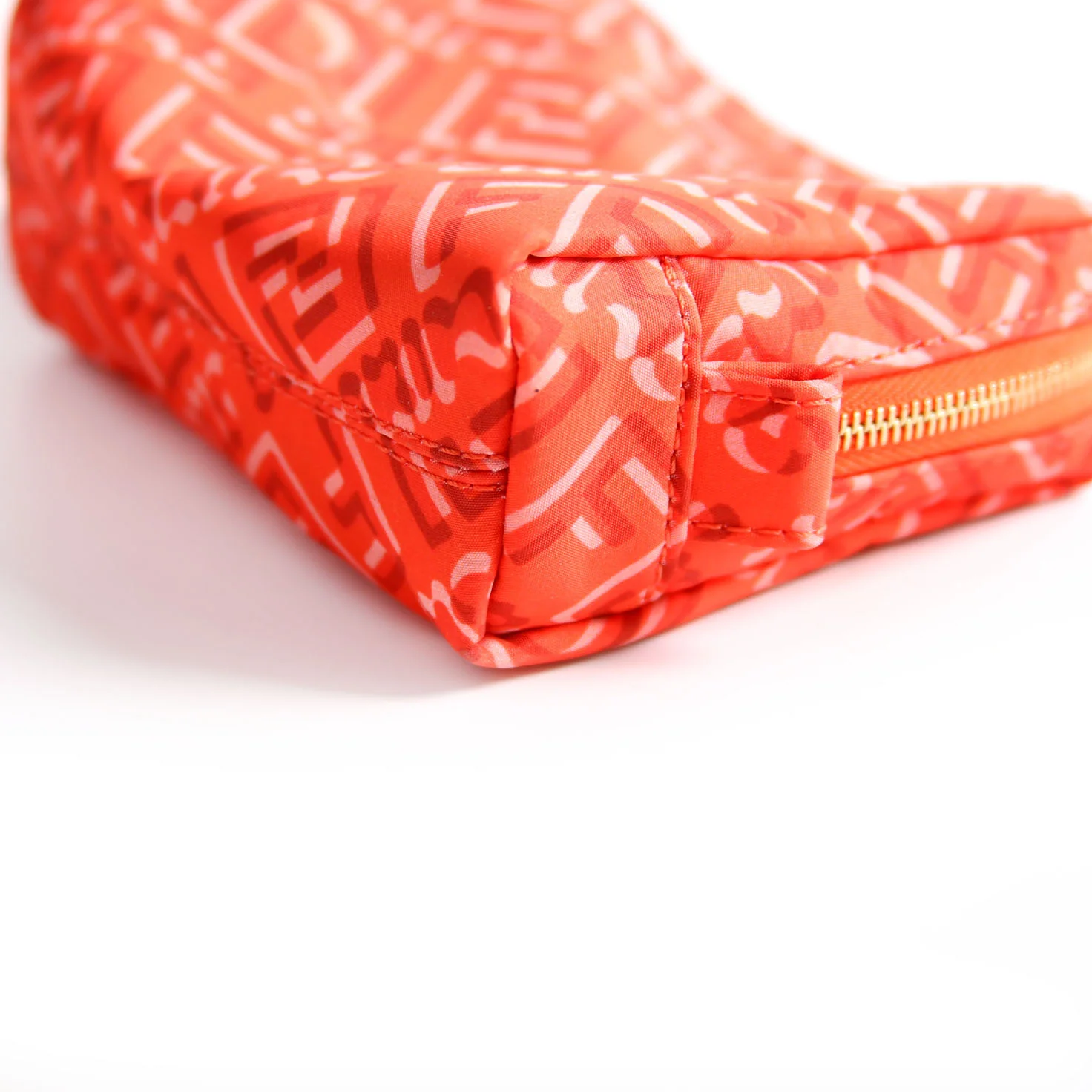 8N0179 X Skims Nylon Trapezoid Beauty Pouch Mini Red - Image 7