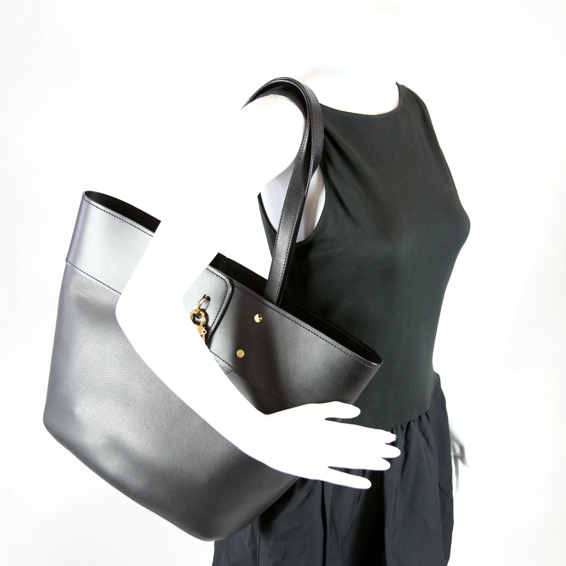 Aby Grain Leather Medium Tote Black - Image 10