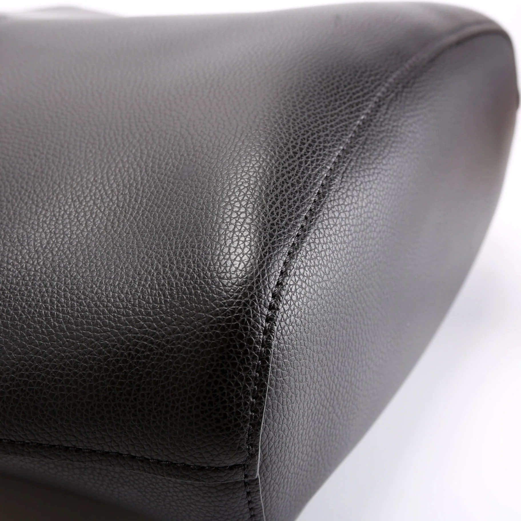 Aby Grain Leather Medium Tote Black/Gold - Image 5