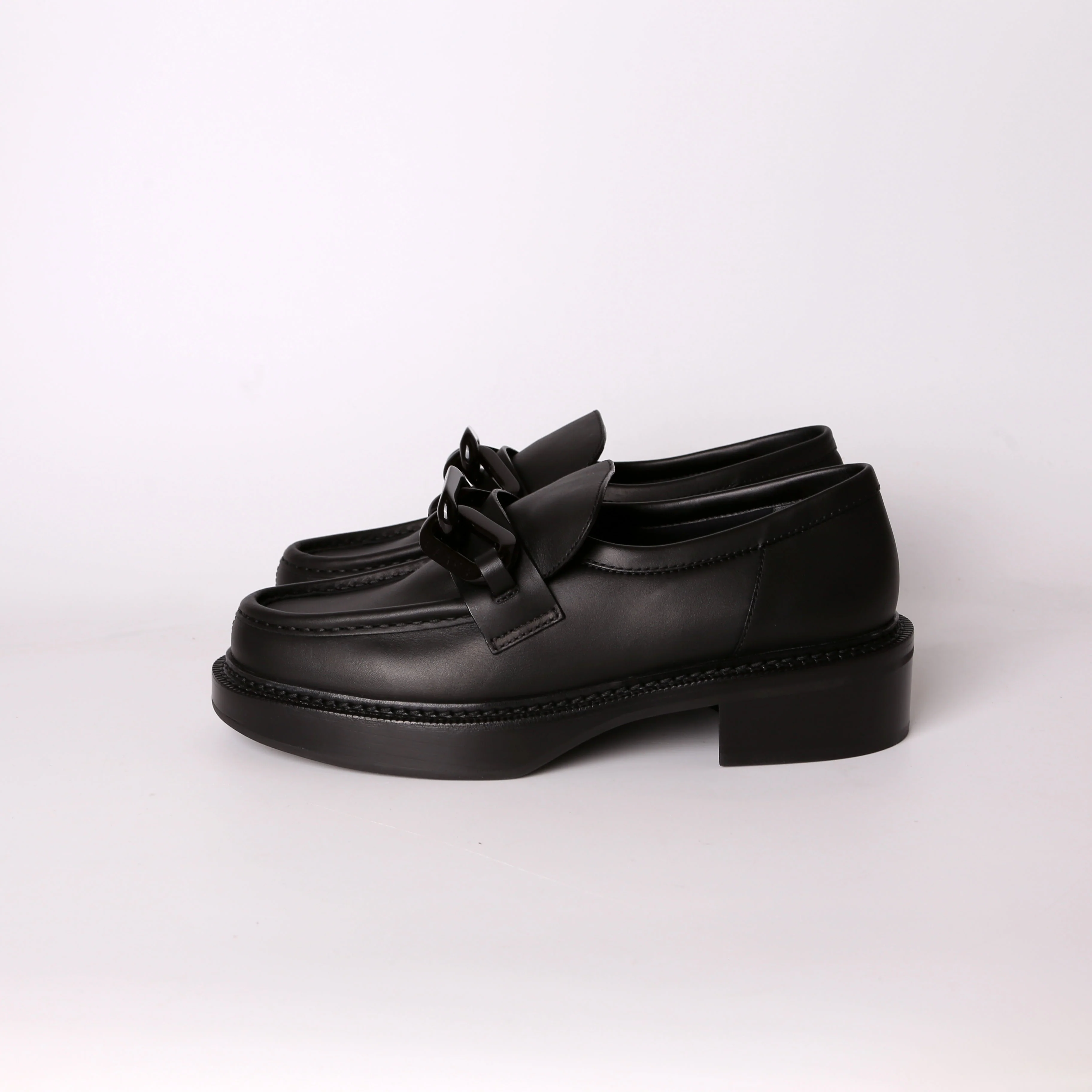 Academy Uniformes Leather Loafers Size 40 - Image 3