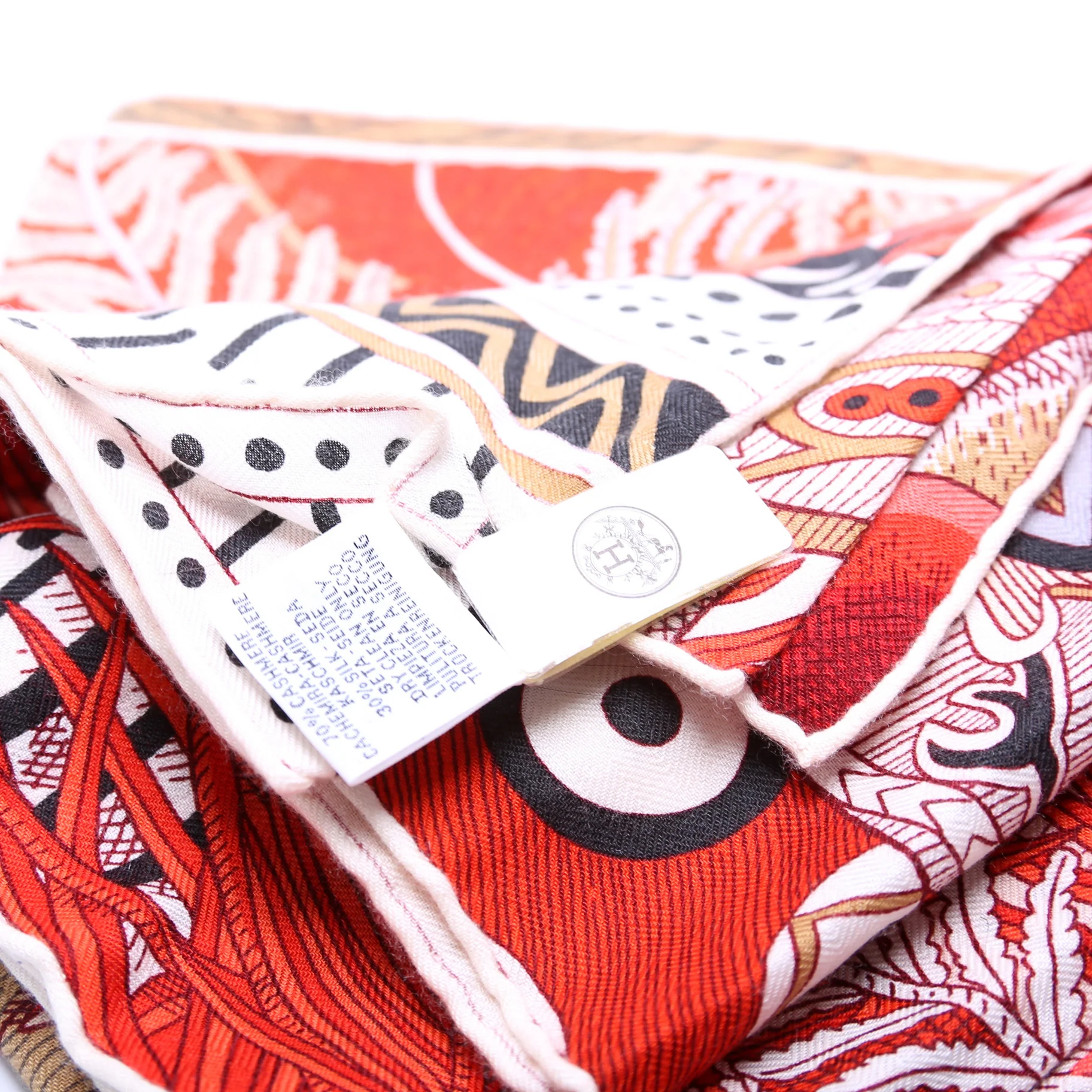 Acte III Scene I La Clairier 140CM Cashmere/Silk Scarf Red - Image 3