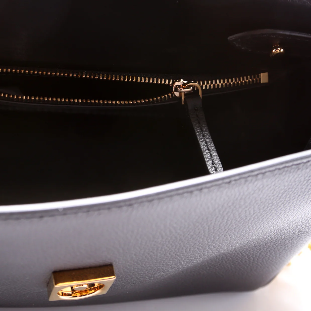 ADBFI039 La Medusa Handbag - Image 7