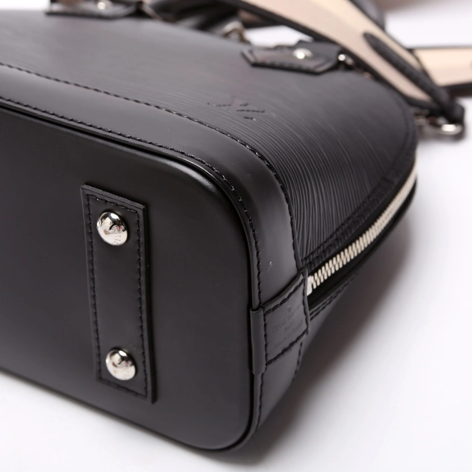 Alma BB Epi With Strap Black - Image 5