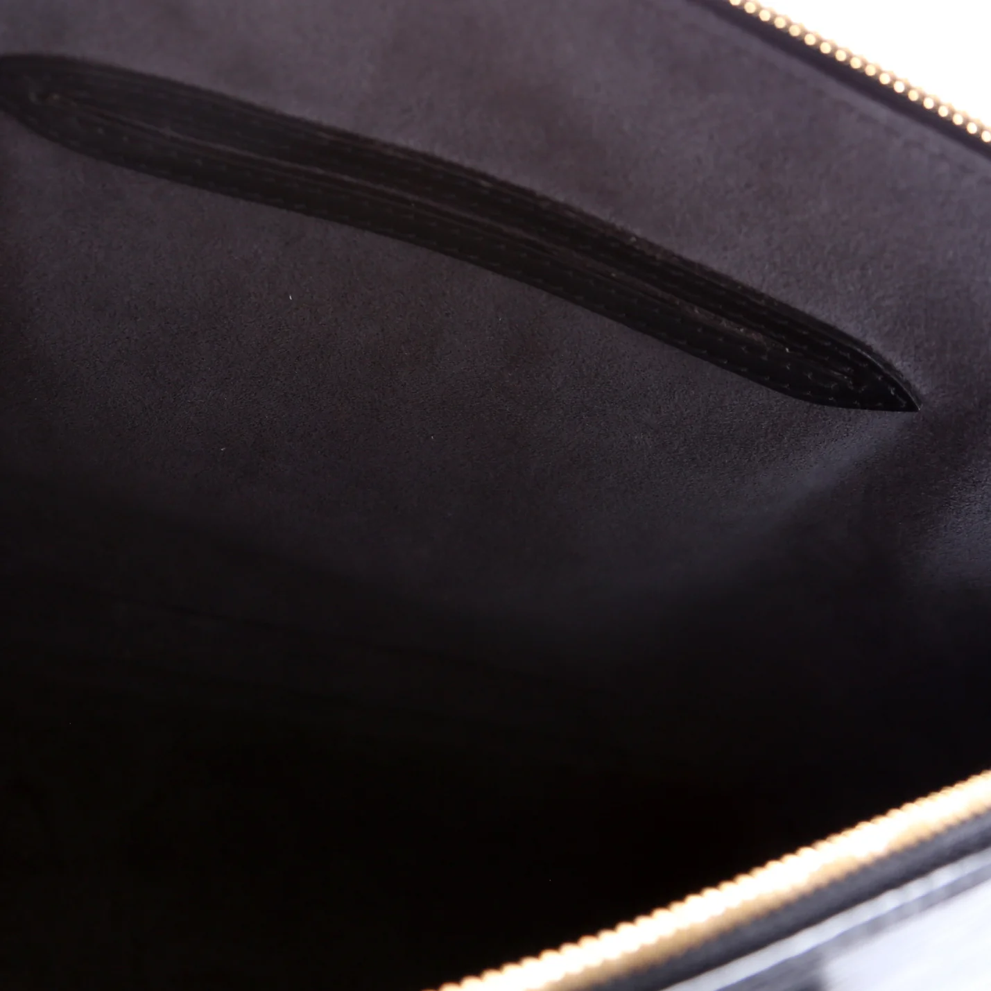 Alma PM Epi Older Black - Image 12