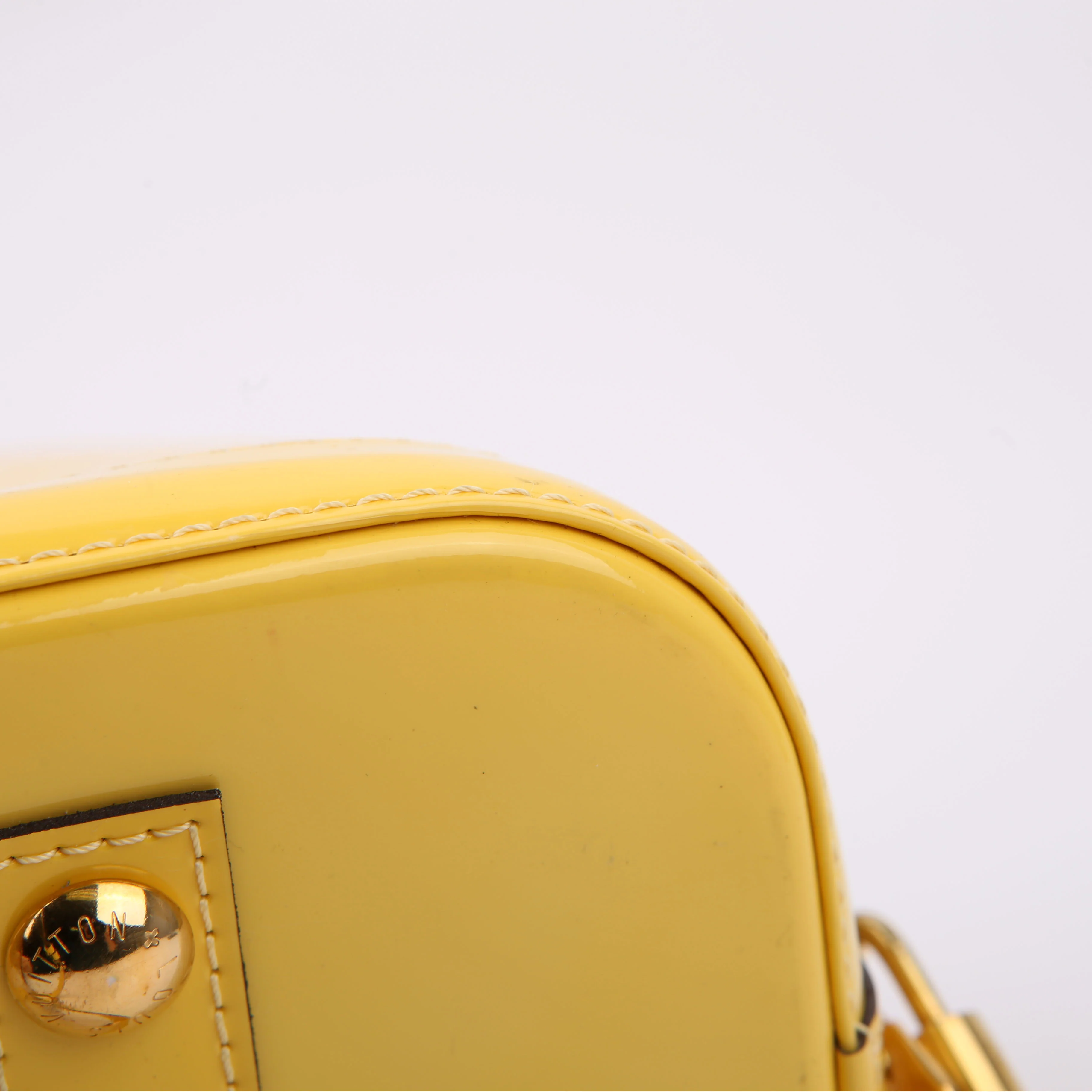 Alma PM with Strap Vernis Yellow - Image 7