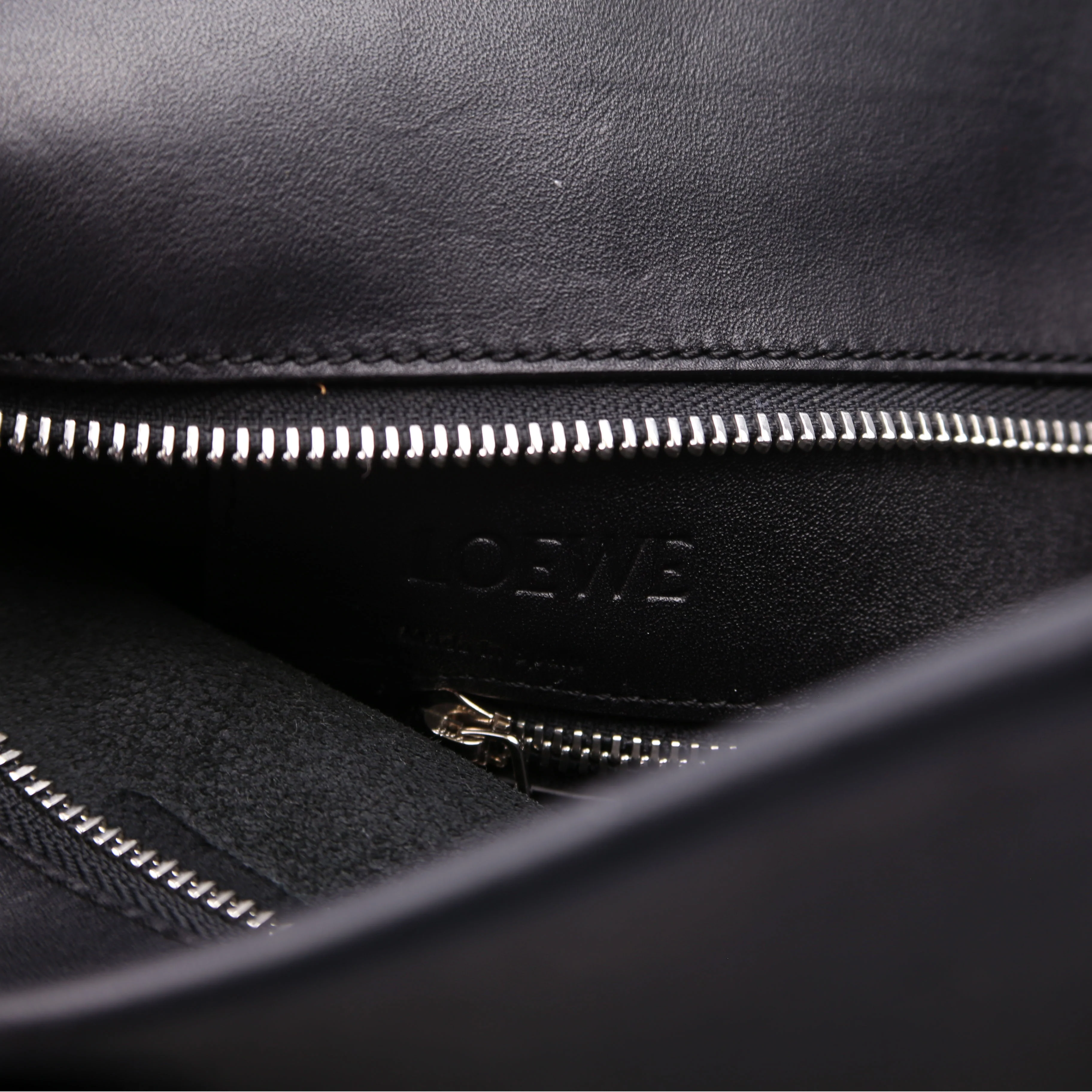 Anagram Logo Shopping Tote Leather Black - Image 10