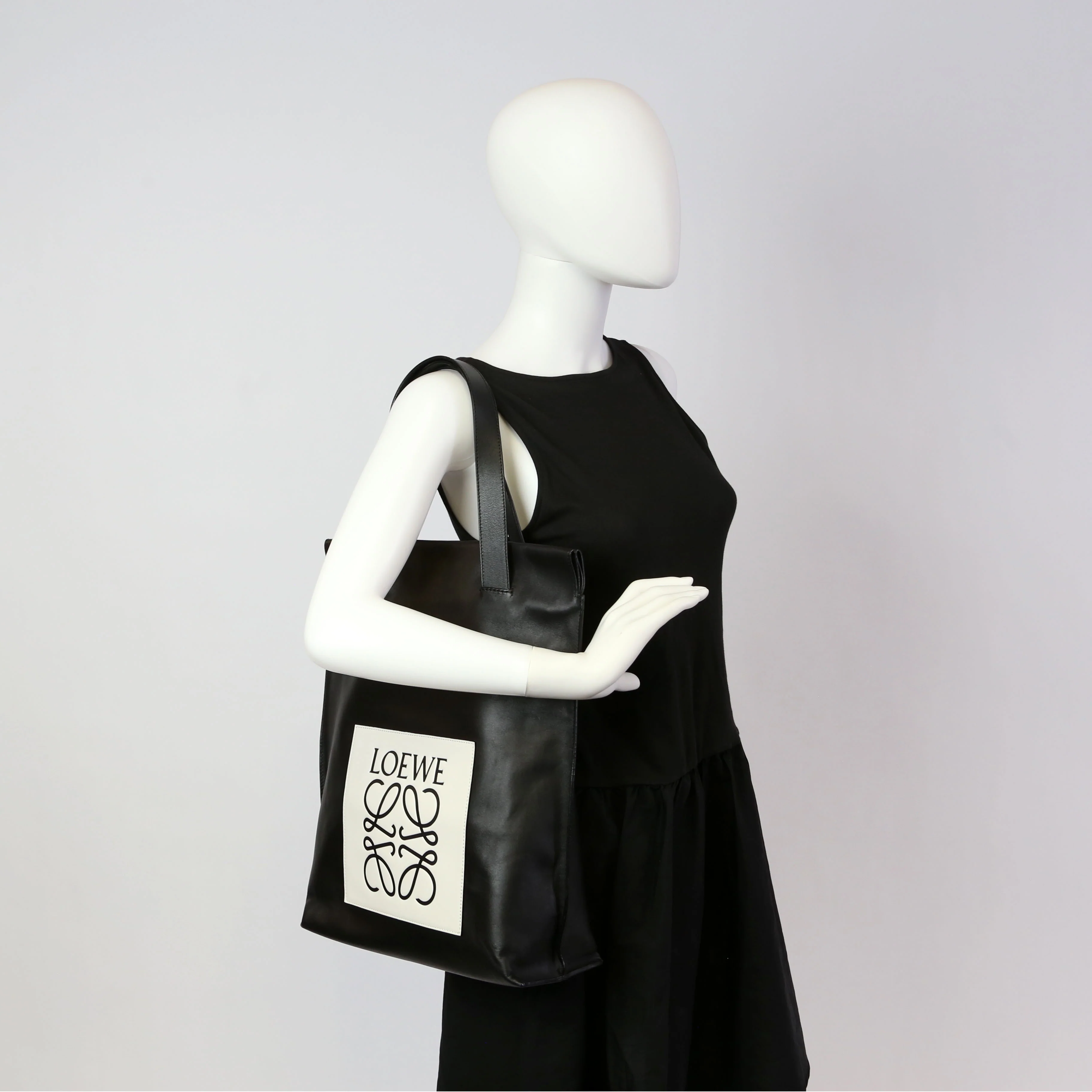 Anagram Logo Shopping Tote Leather Black - Image 13