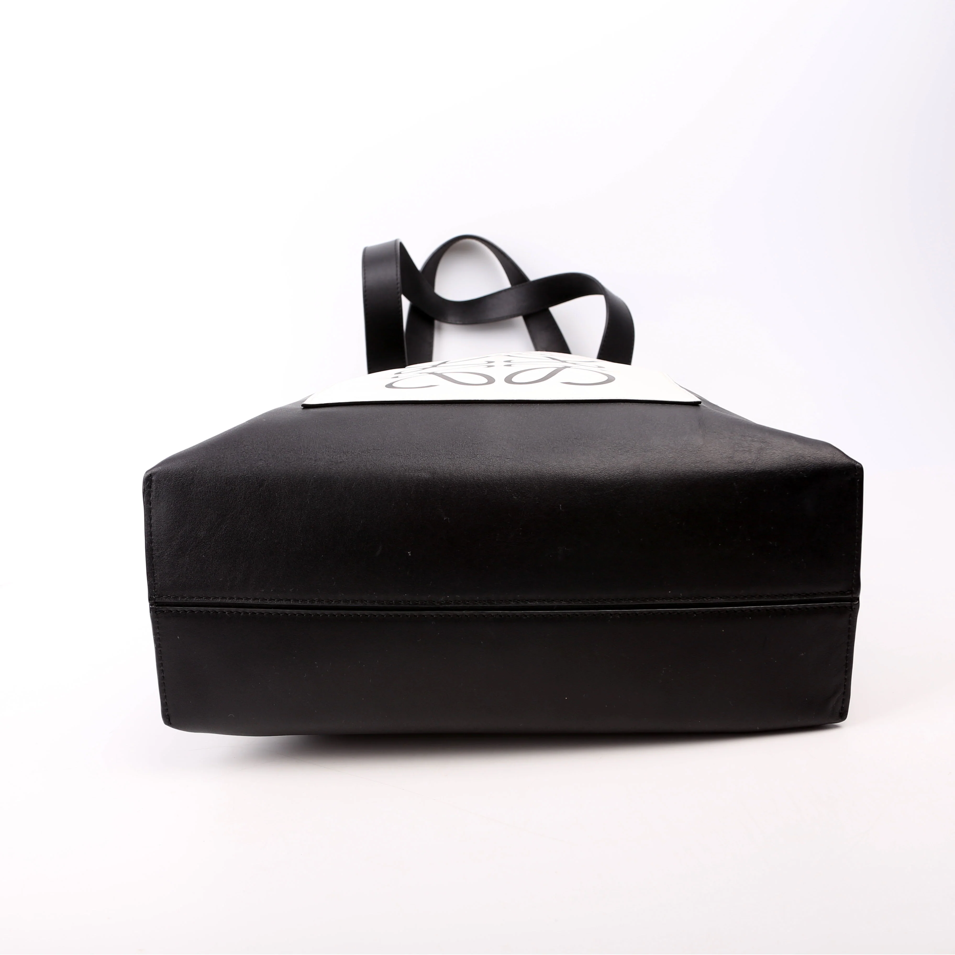 Anagram Logo Shopping Tote Leather Black - Image 4