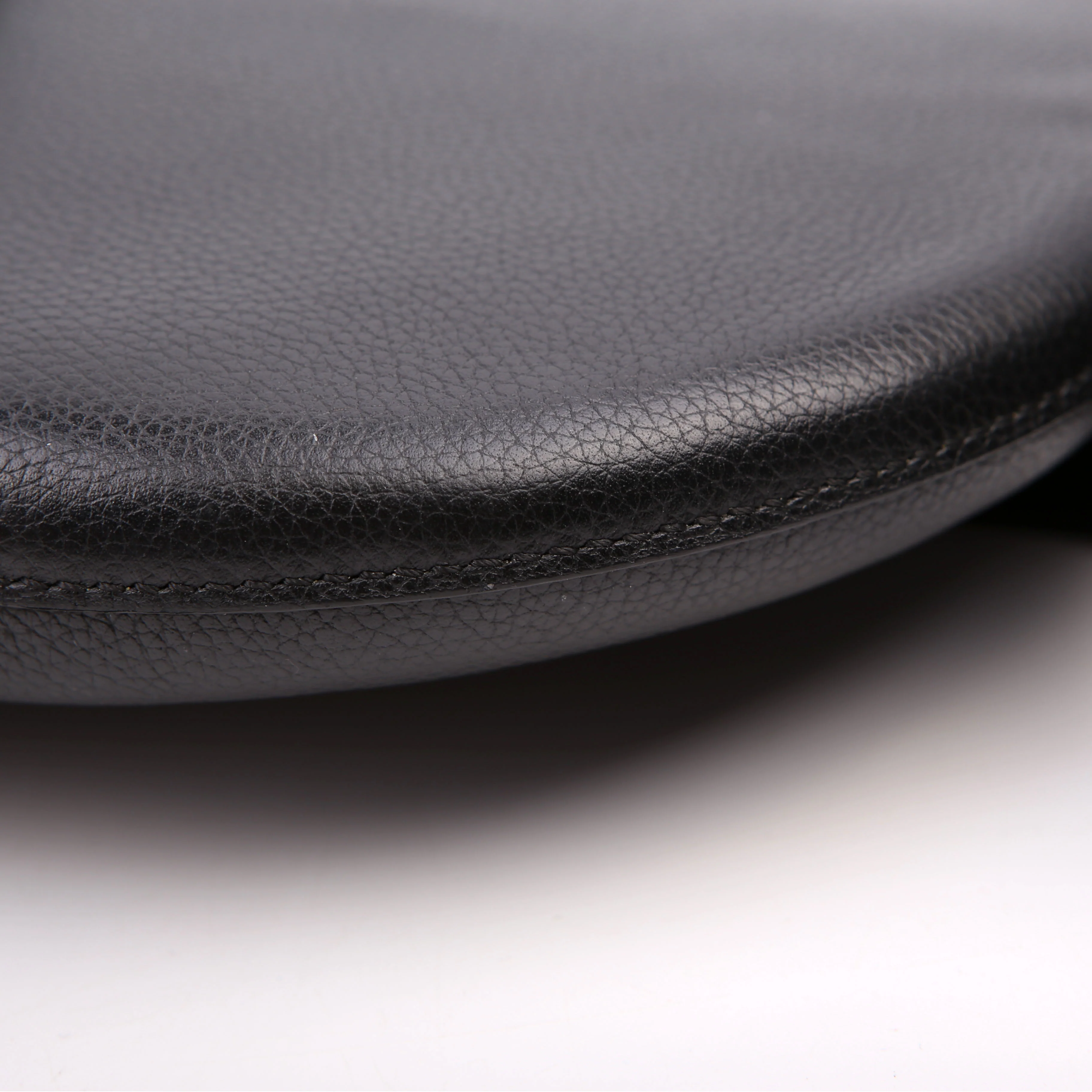 Anne Grain Calfskin Saddle Bag Black - Image 6